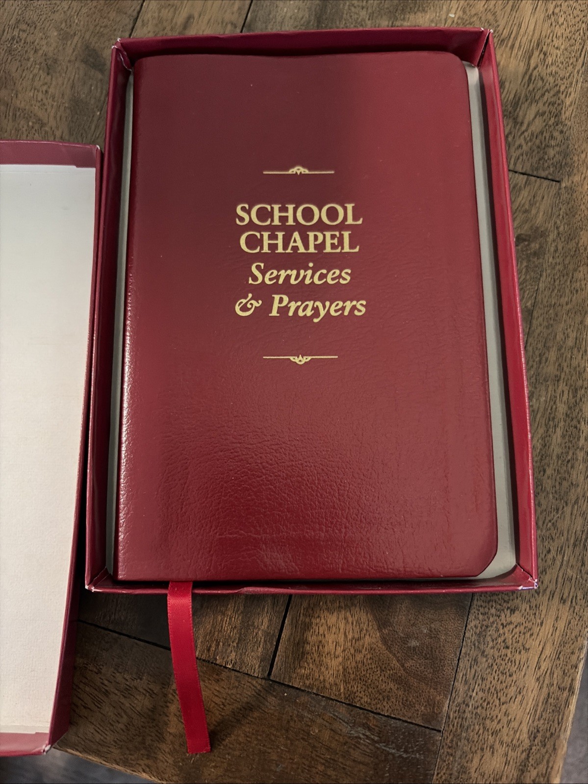 School Chapel Services and Prayers : Gift Edition by Church Publishing Staff…