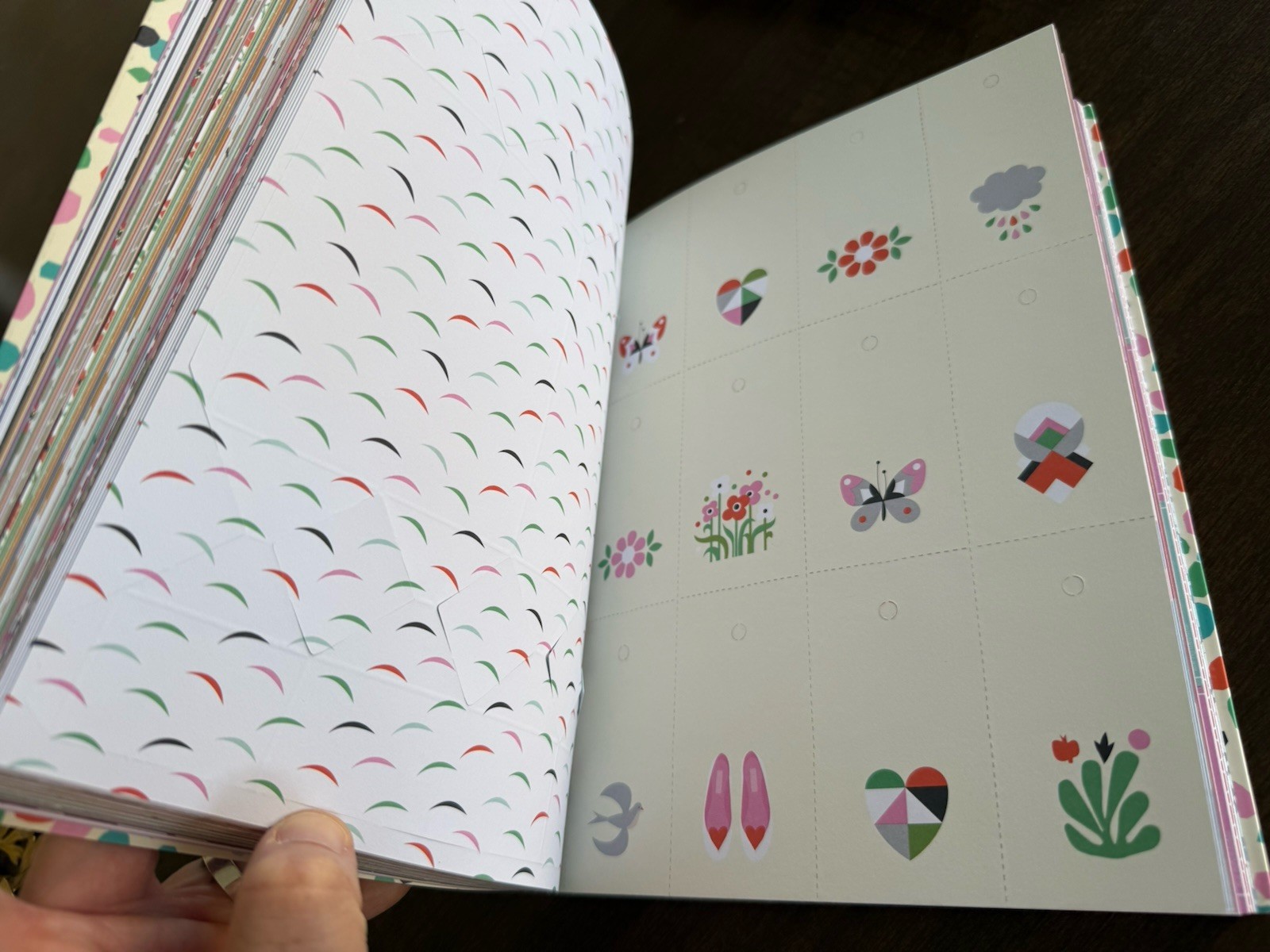 All You Need Is Paper : 230 Detachable Pages of the Cutest Patterns, Cards RARE