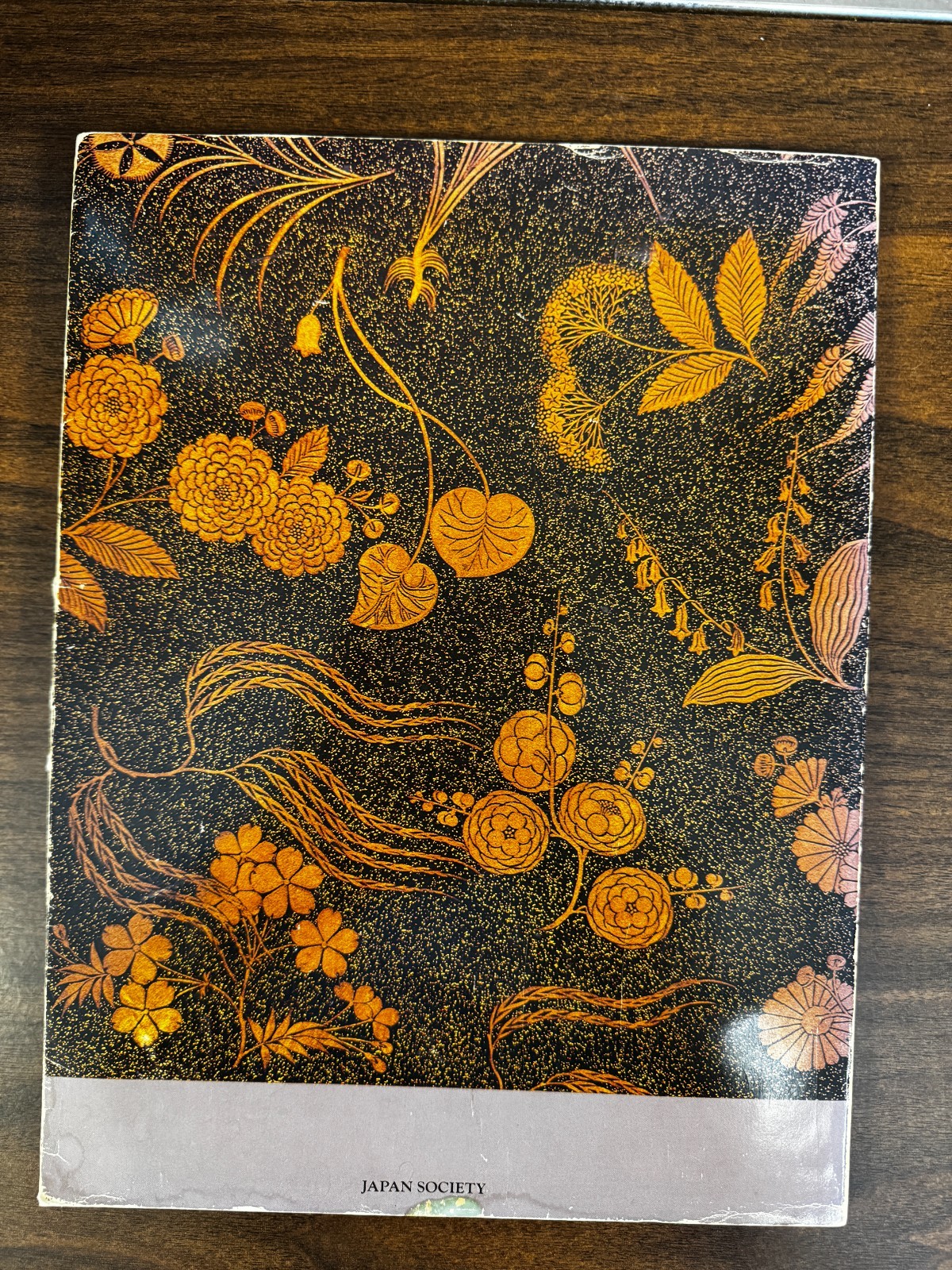 Autumn grasses and water: Motifs in Japanese art : from the Suntory Museum of ..