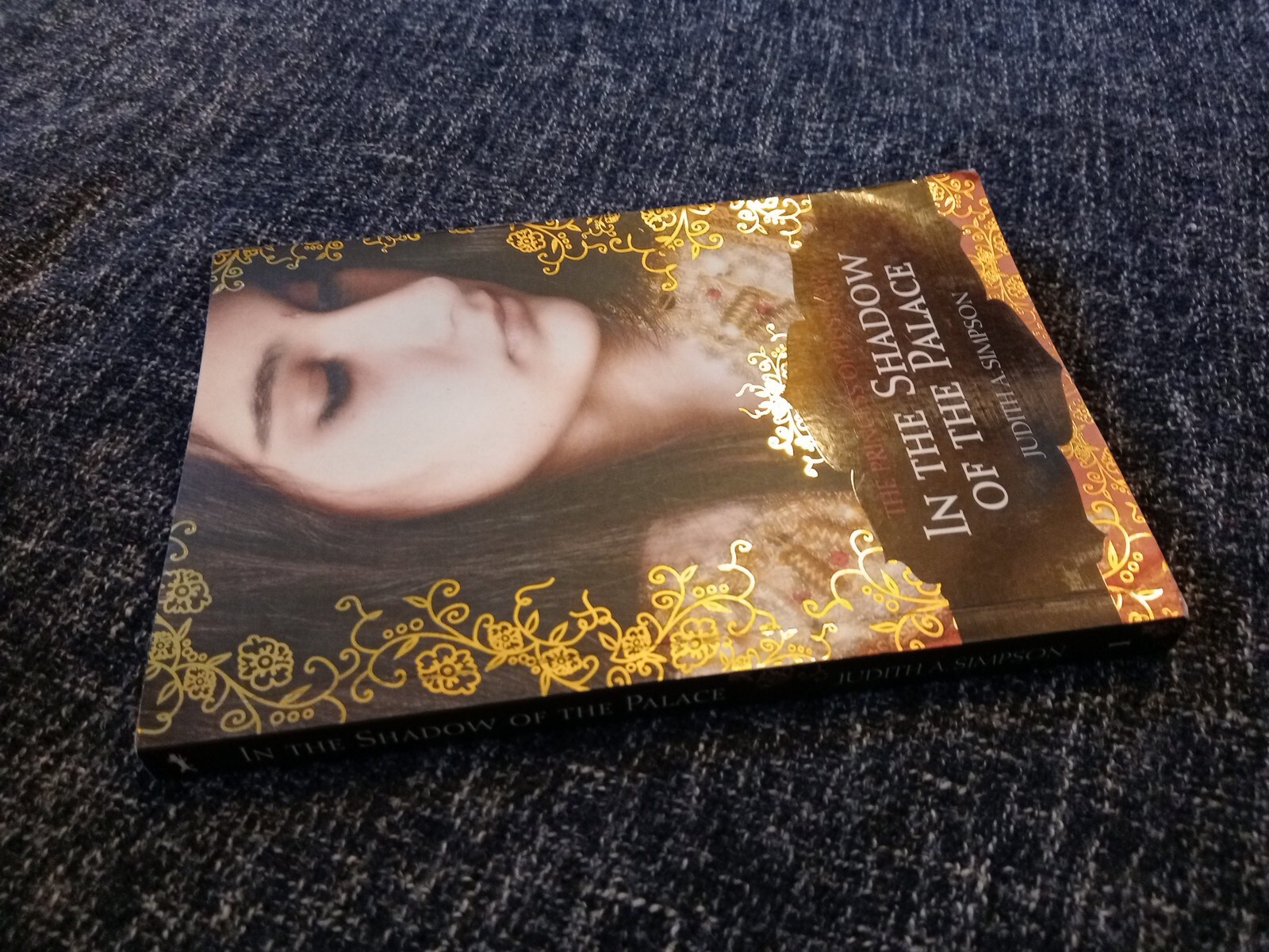 In The Shadow Of The Palace: The Princess Of Pushkar by Judith A. Simpson PB