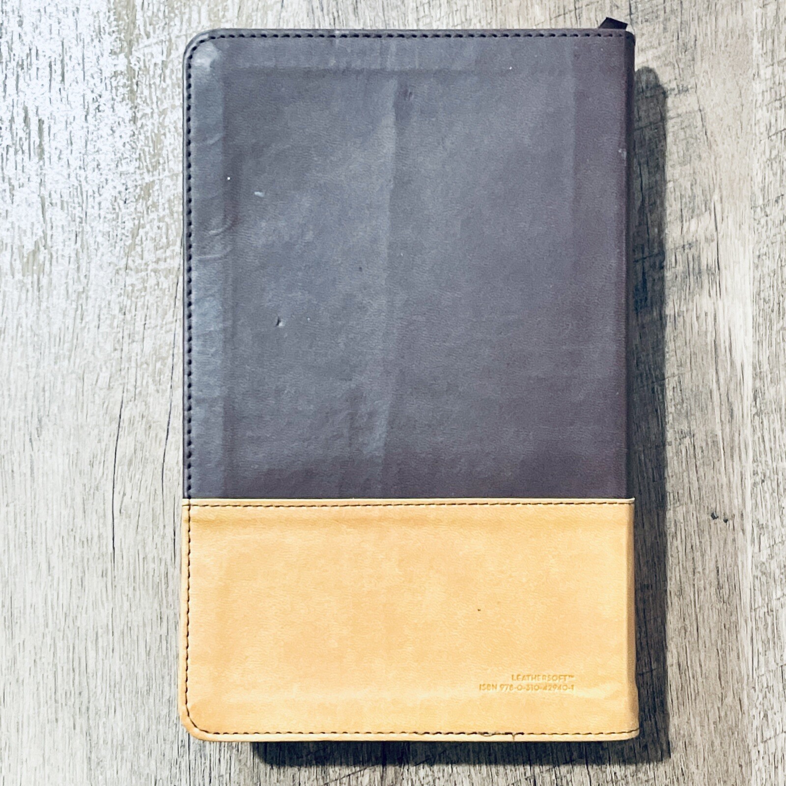 Pew Holy Bible NIV 2011 Bonded Duo-Tone Leathersoft Brown Tan Cover Large Print
