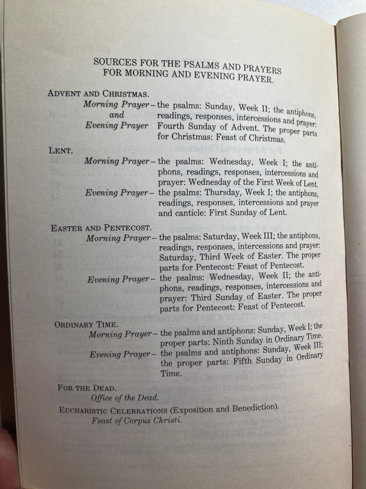 PRAYING WITH CHRIST A HOLY HOUR LITURGICAL PRESS (SAME DAY SHIPPING)