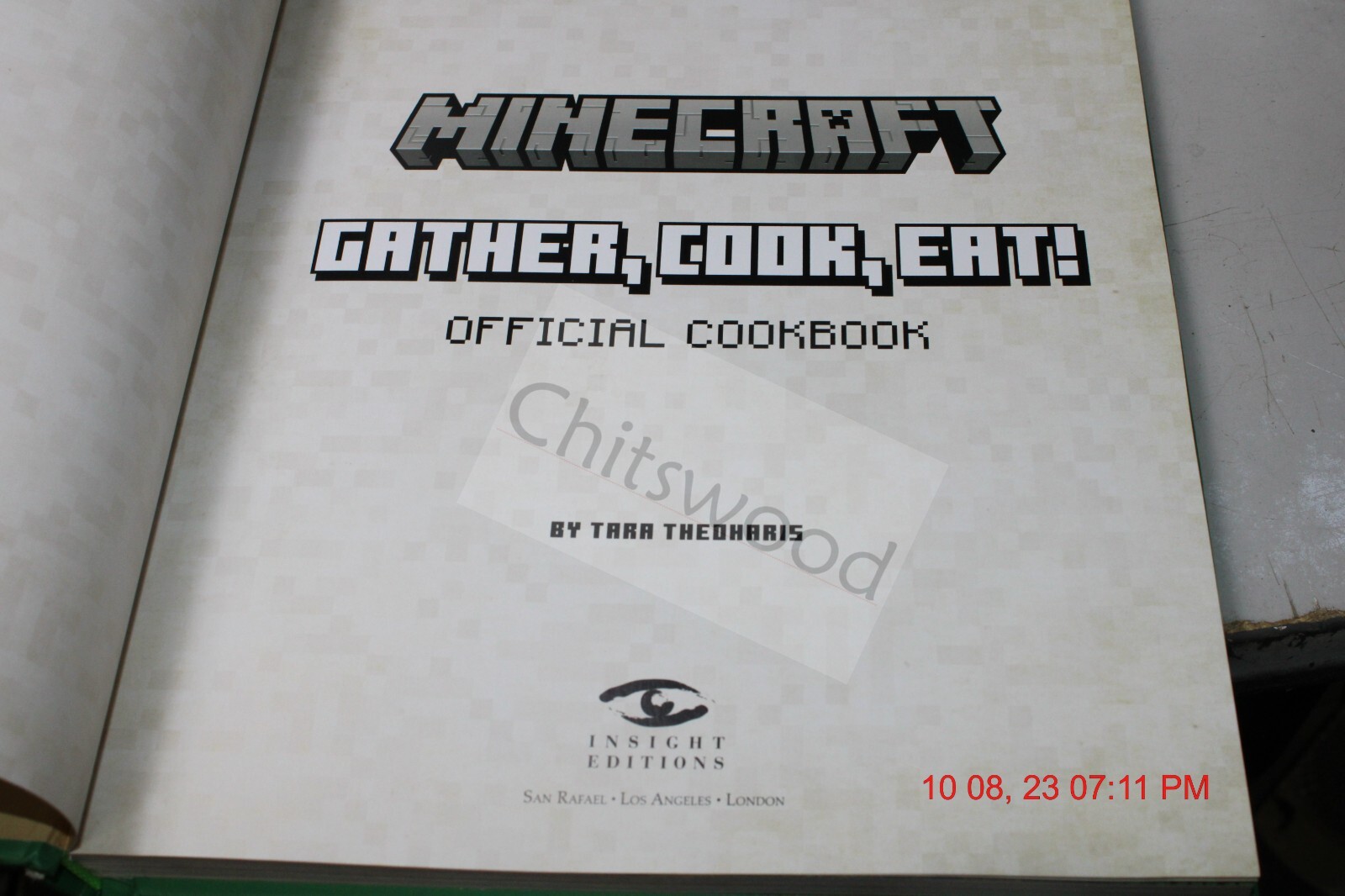 Minecraft: Gather, Cook, Eat! Official Cookbook by Tara Theoharis (2023,…