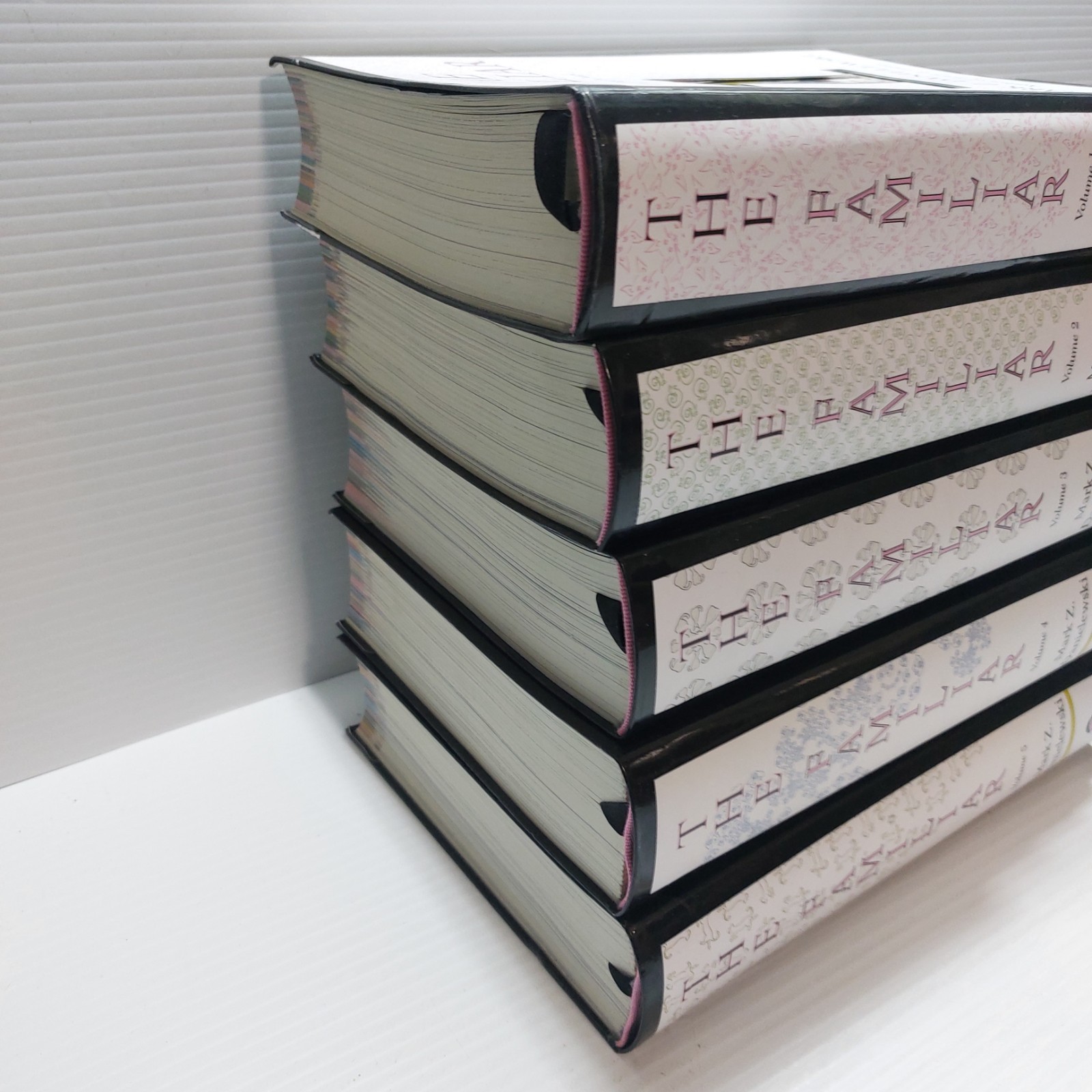 Mark Z. Danielewski The Familiar Complete Softcover set Vol 1 – 5