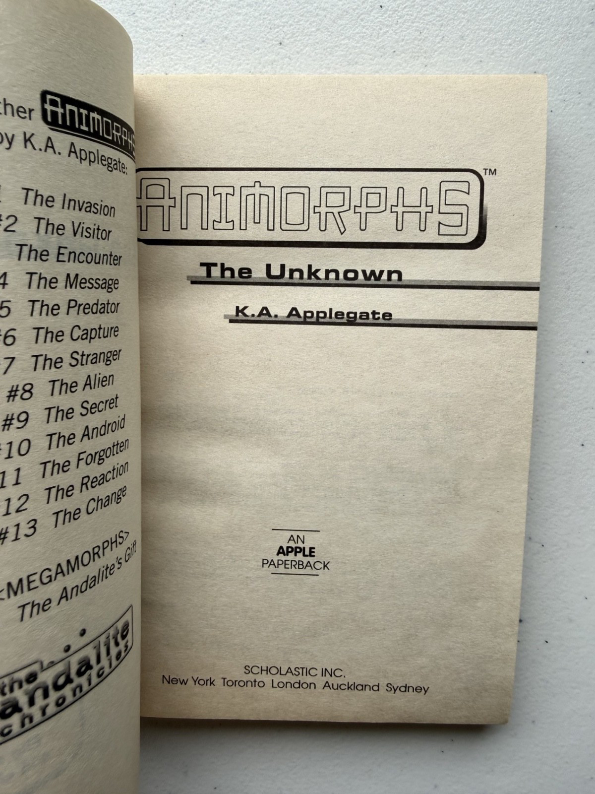 Animorphs #14 The Unknown -with all 50 flip back stickers- KA Applegate ppb 1998