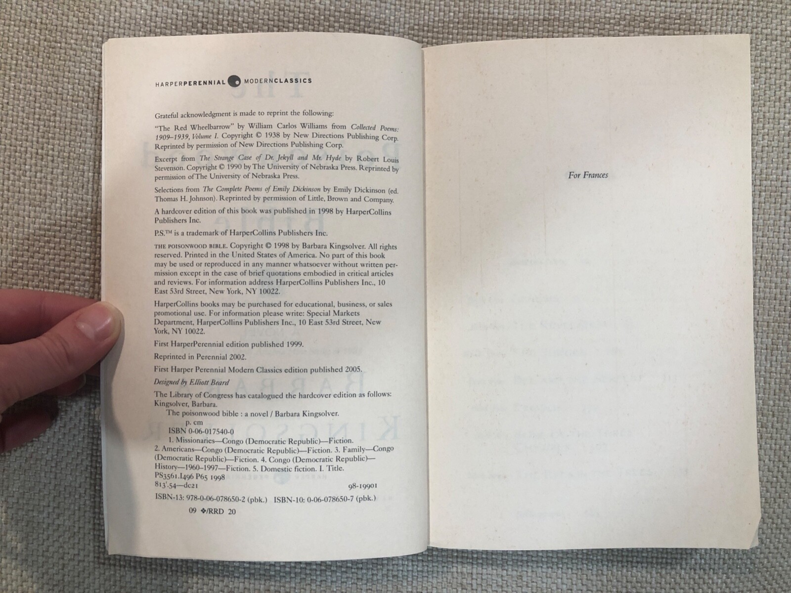 The Poisonwood Bible by Barbara Kingsolver GOOD Condition!