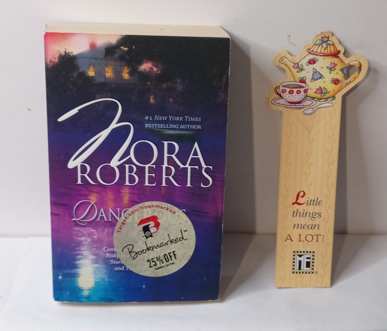 Mixed Lot of 7 Nora Roberts Books #NR2/2