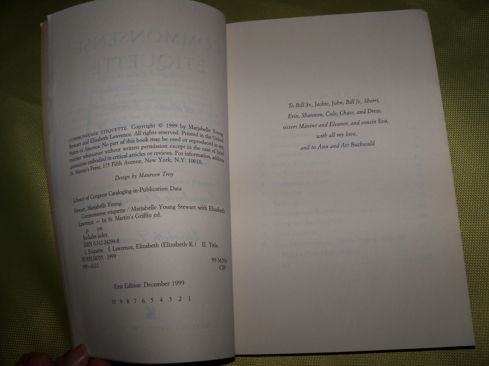 Commonsense Etiquette: Guide to Gracious Manners 21 CENTURY – Elizabeth Lawrence