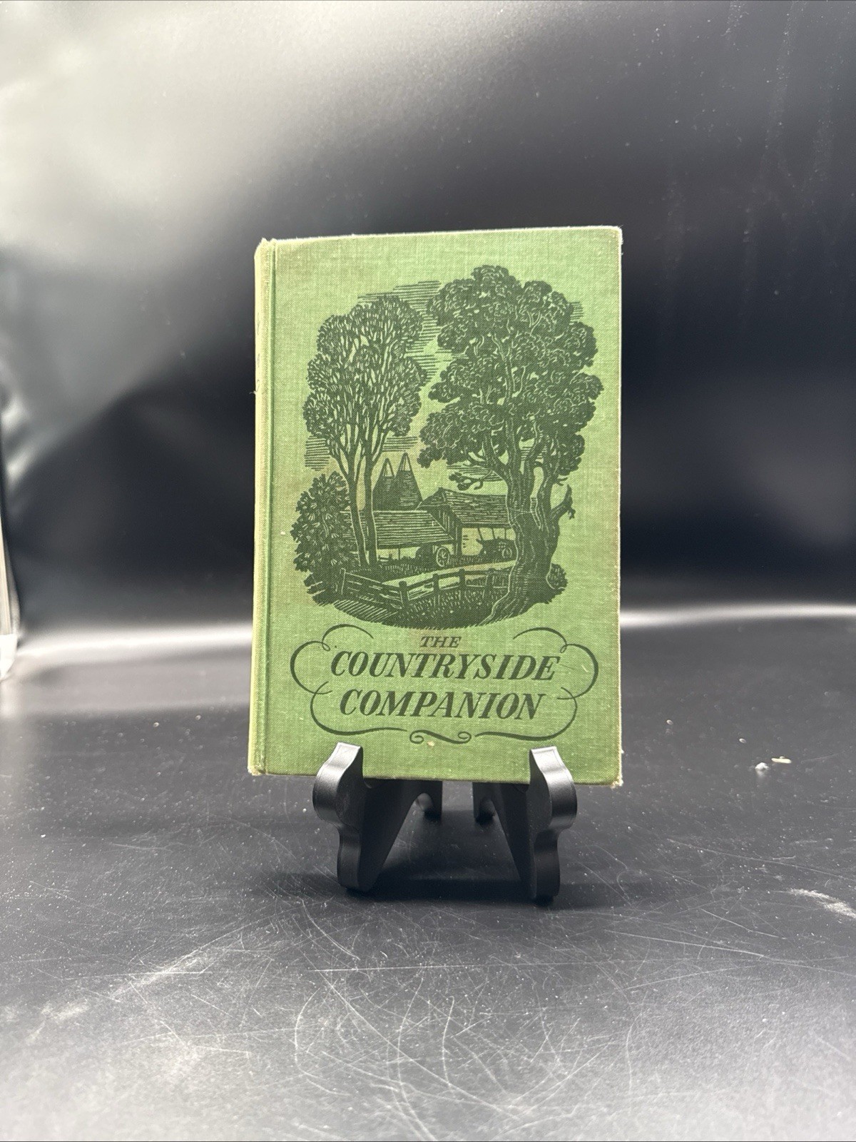 THE COUNTRYSIDE COMPANION HC