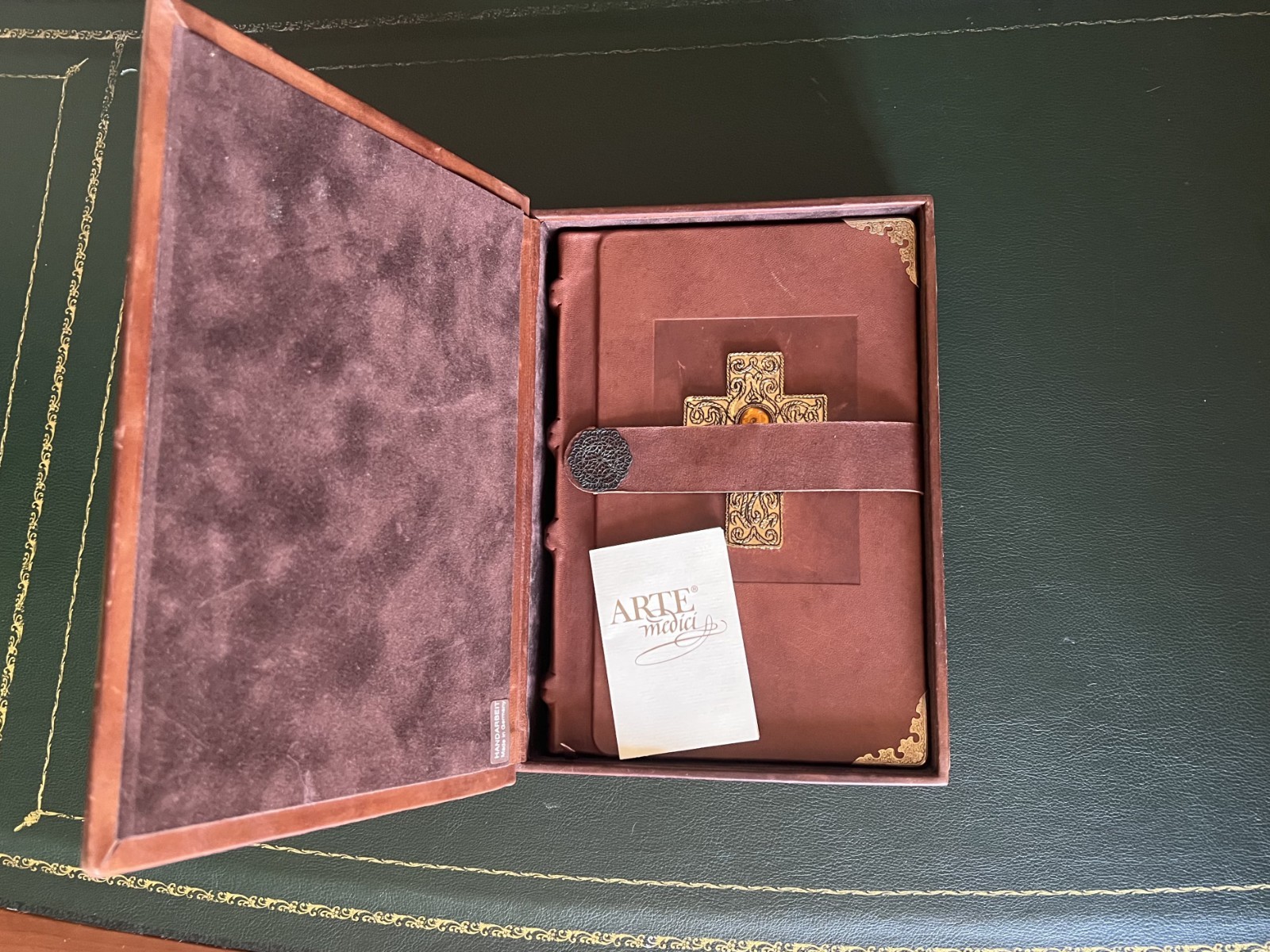 Family Russian Bible – Handcrafted – Leather Gift Box – Gold Edges – Cyrillic