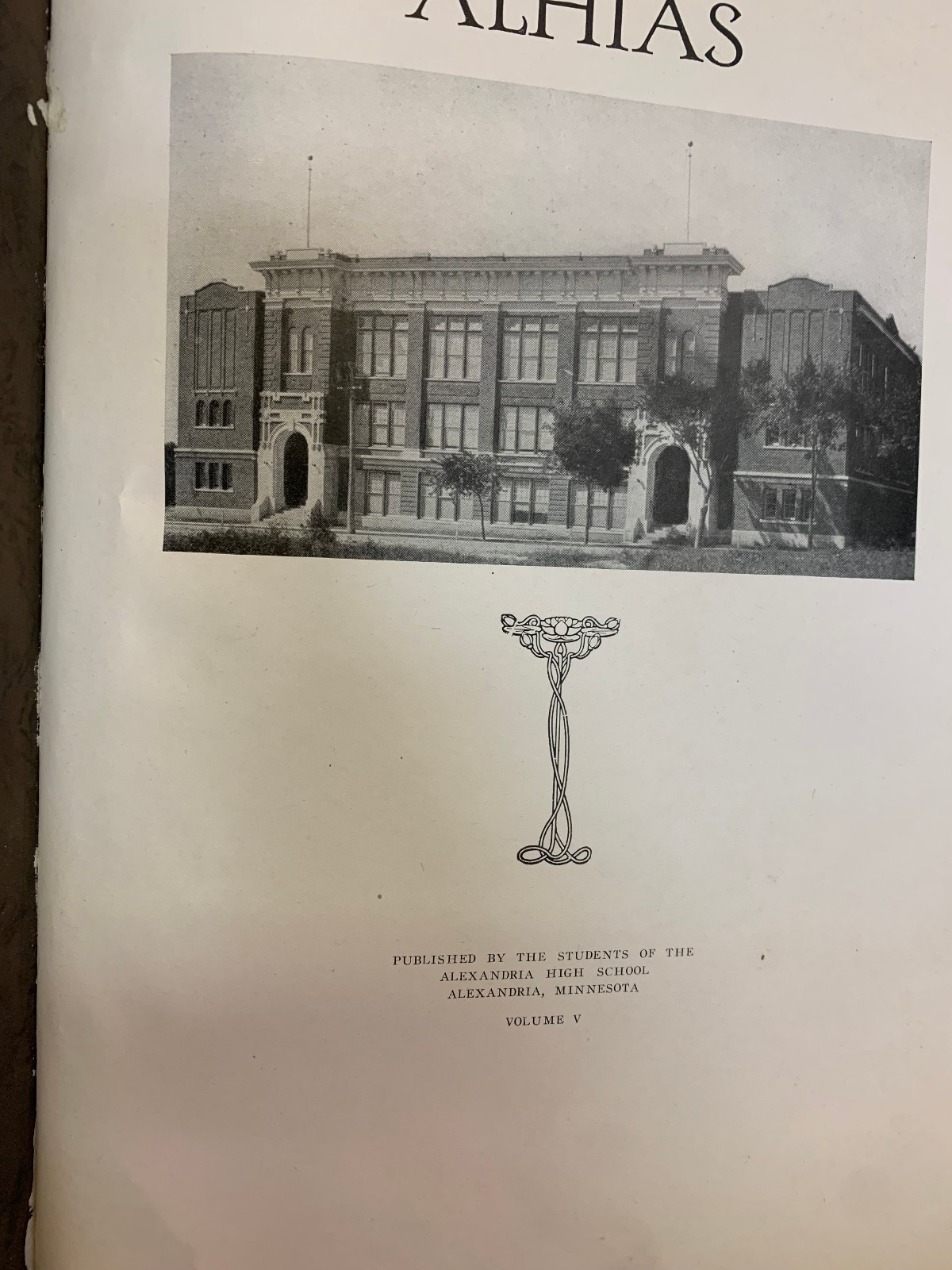 1922 Alhias Alexandria High School Yearbook. Minnesota. V5 136 pages. 8″ x 11″