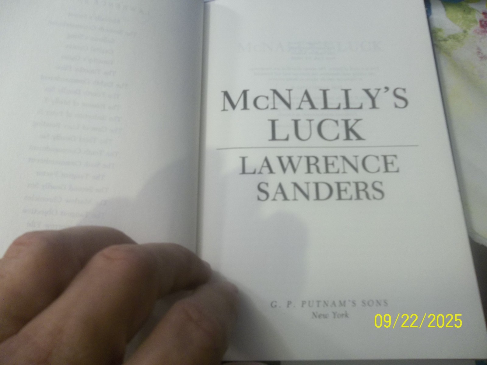 McNALLY’S LUCK~LAWRENCE SANDERS~1992 VG/C HARDCOVER BOOK~230 PAGES~W/DUST COVER