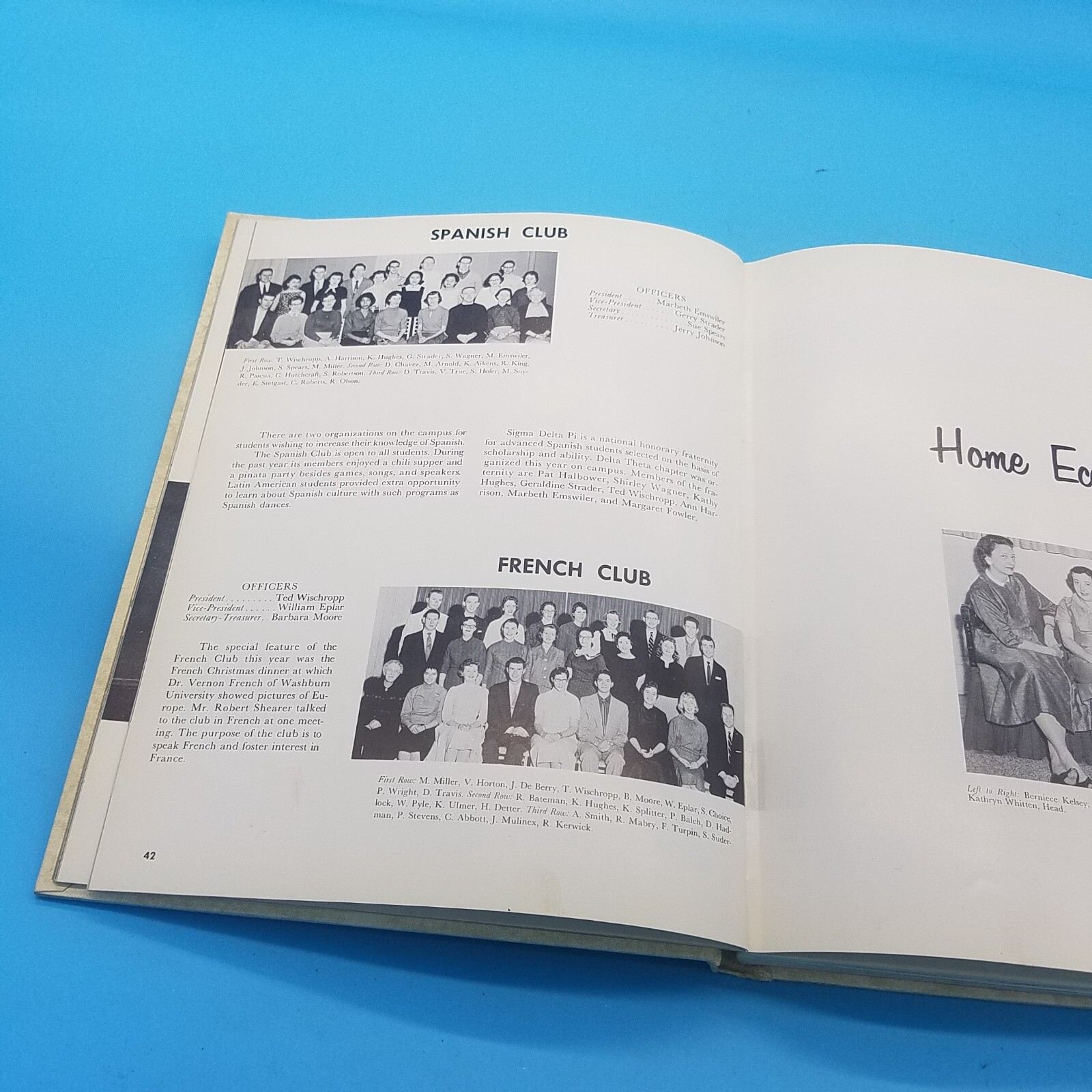 Class of 1957 sunflower Kansas State teachers college 255 pages