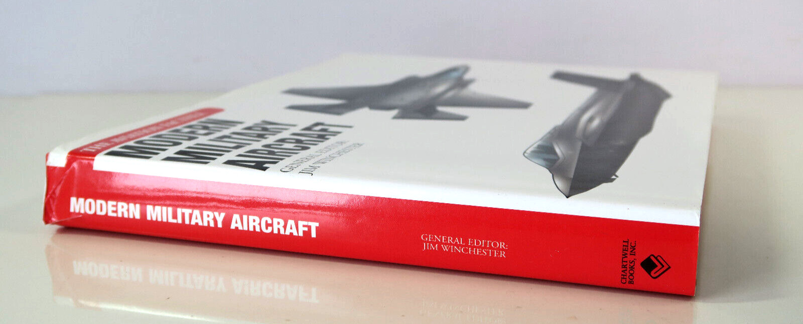 Modern Military Aircraft (The Aviation Fact File) – Jim Winchester Hardcover DJ
