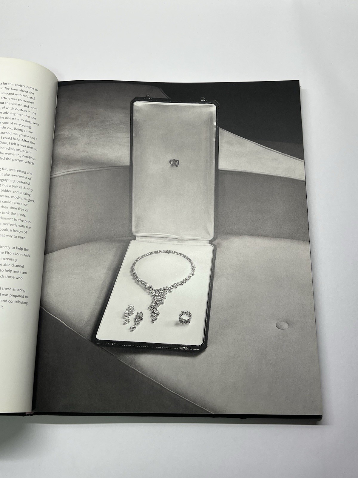 Four Inches. Scriptum Editions (2005, Hardcover) Oversized Book