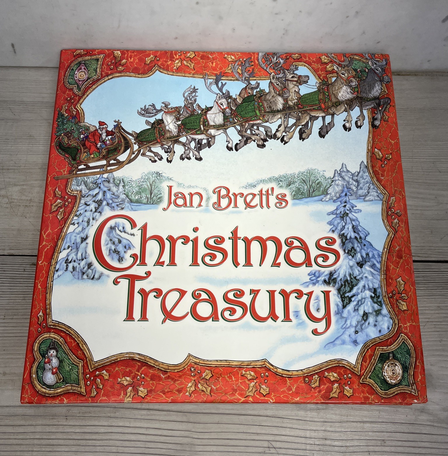 Jan Brett’s Christmas Treasury – Hardcover By Brett, Jan – VERY GOOD, HC/ DJ