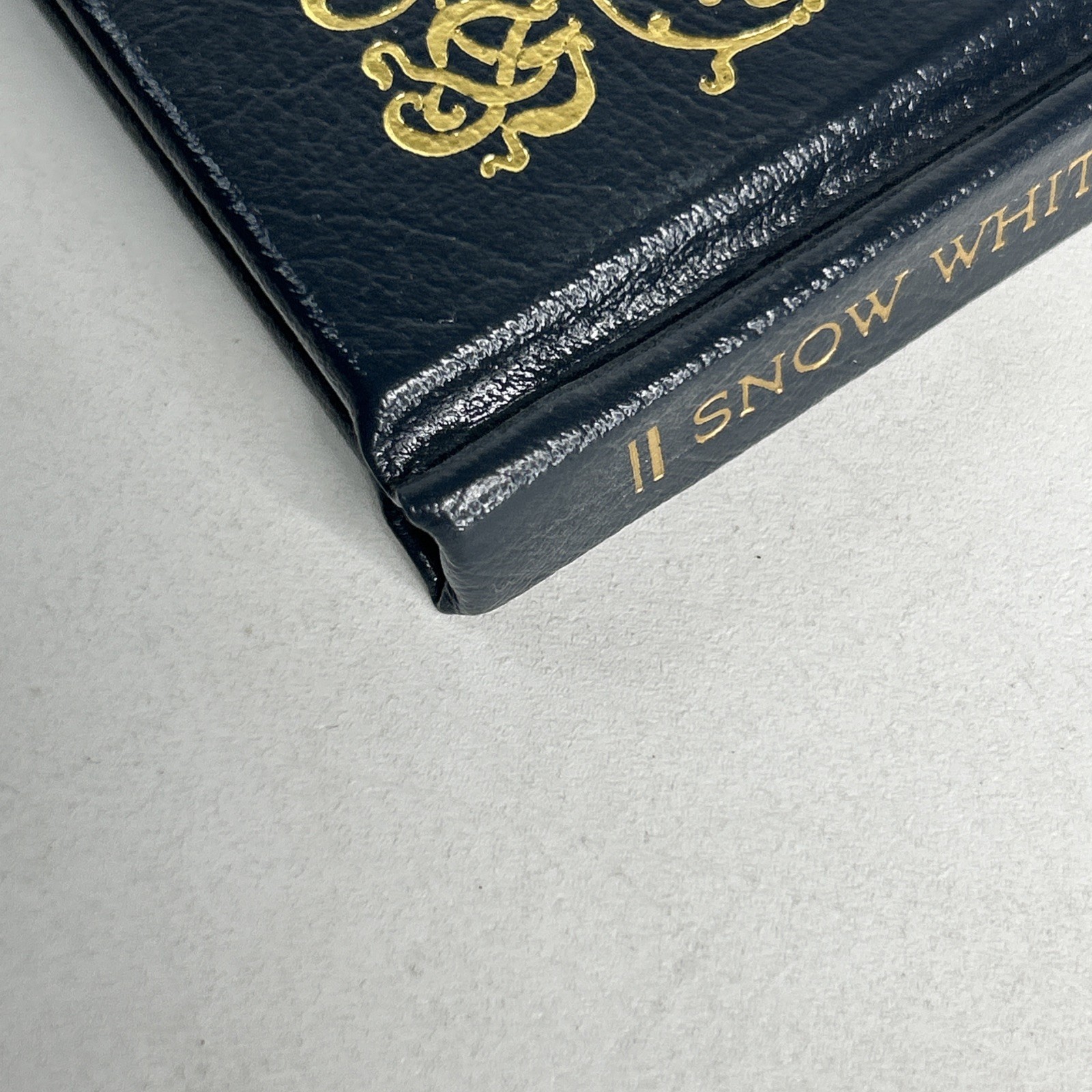 WALT DISNEY’S SNOW WHITE AND THE SEVEN DWARFS (2009) Easton Press Leather 1st Ed