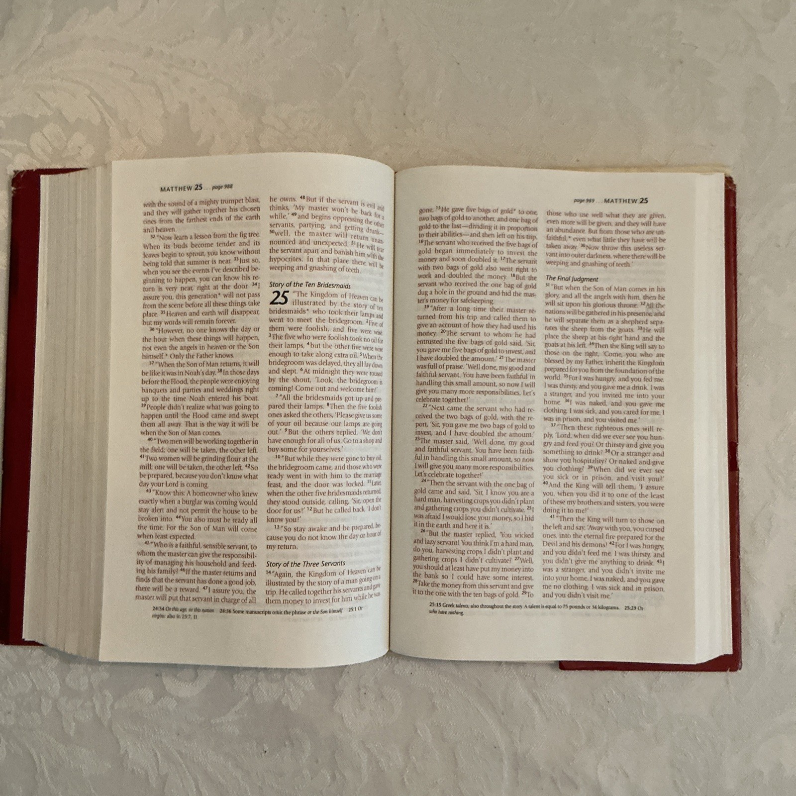 HOLY BIBLE New Living Translation by Tyndale House Publishers Inc Hardcover