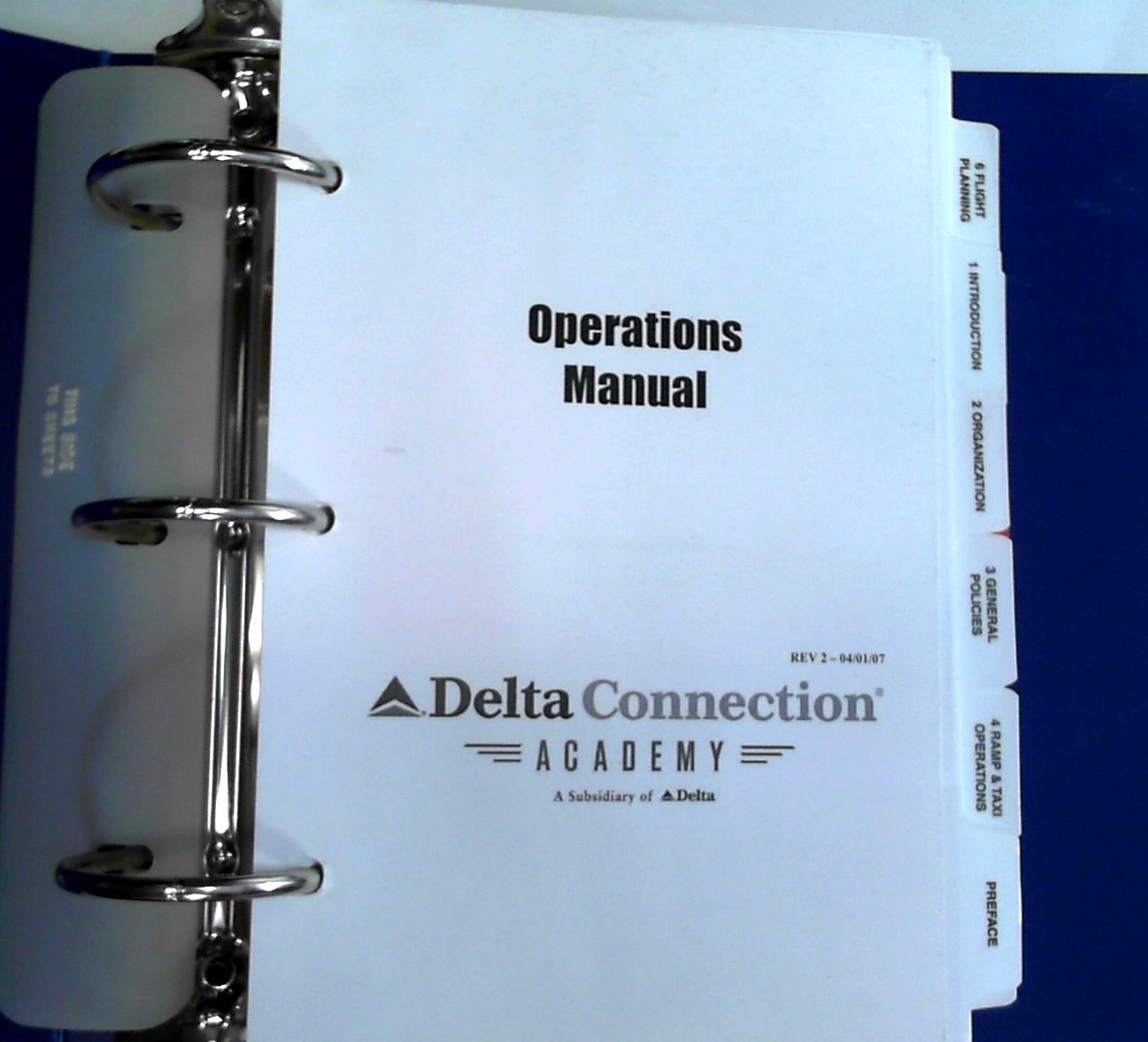 Delta Connection Academy Operations Manual, Ring Bound, 2007 in good condition