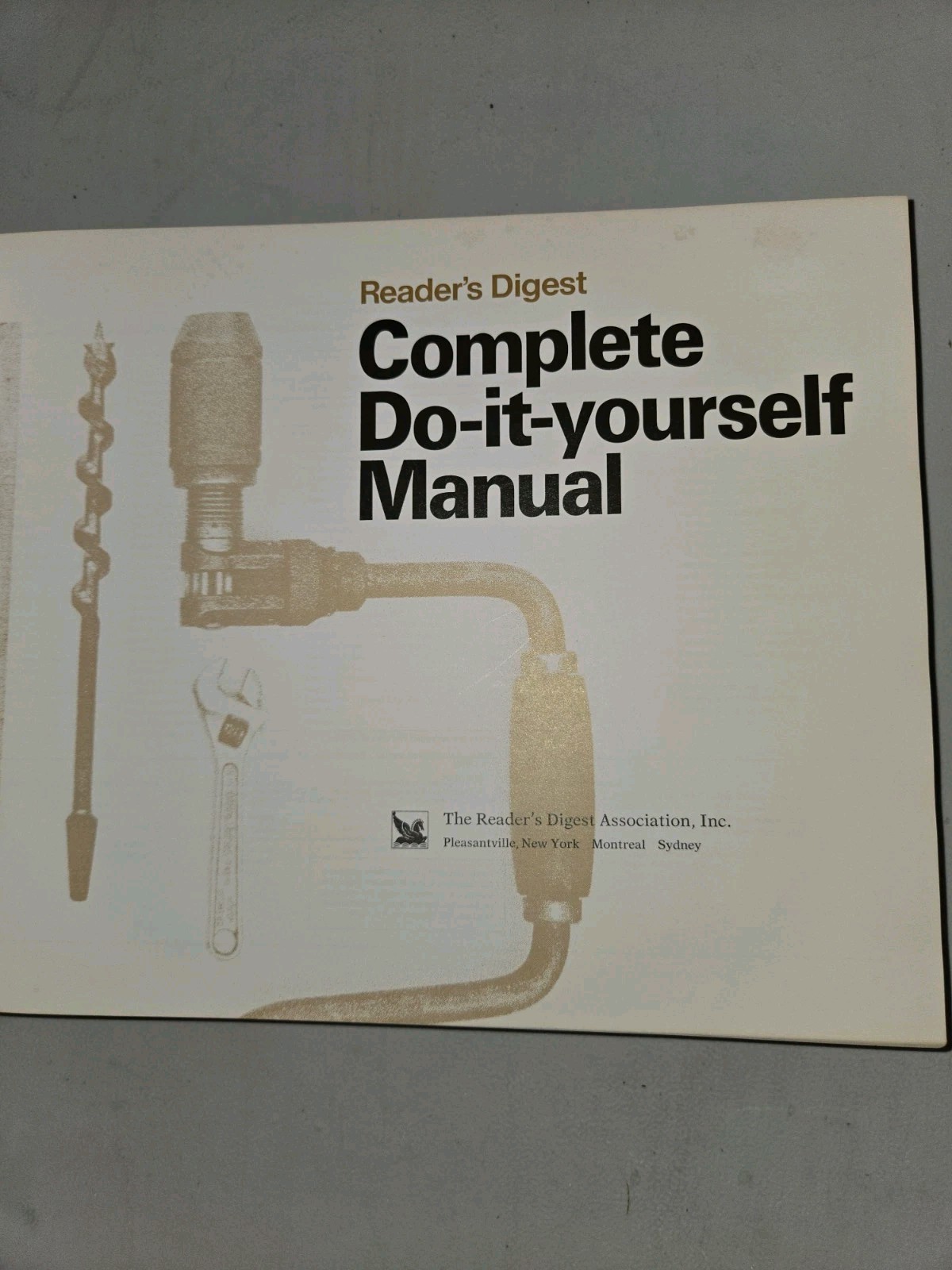 Reader’s Digest Complete Do It Yourself Manual