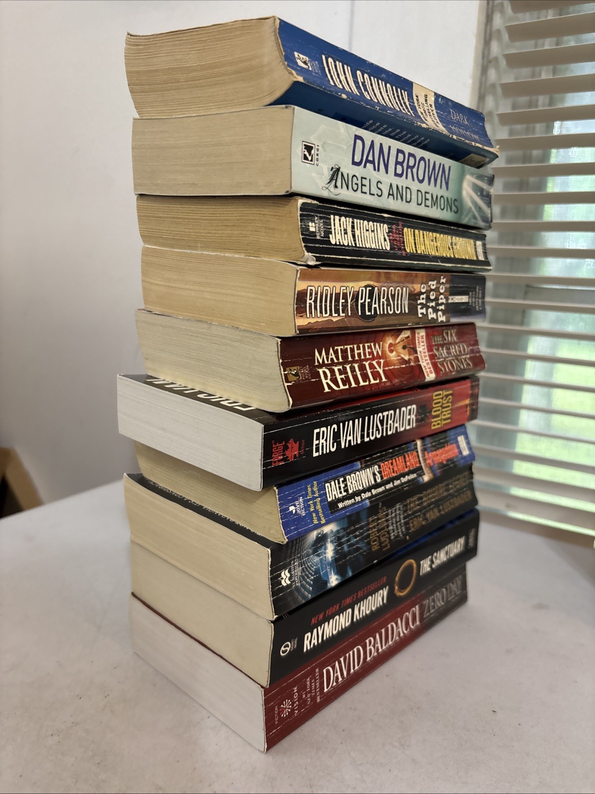 Lot of 10 – Mystery and Thrillers – Mixed Authors – FREE SHIPPING