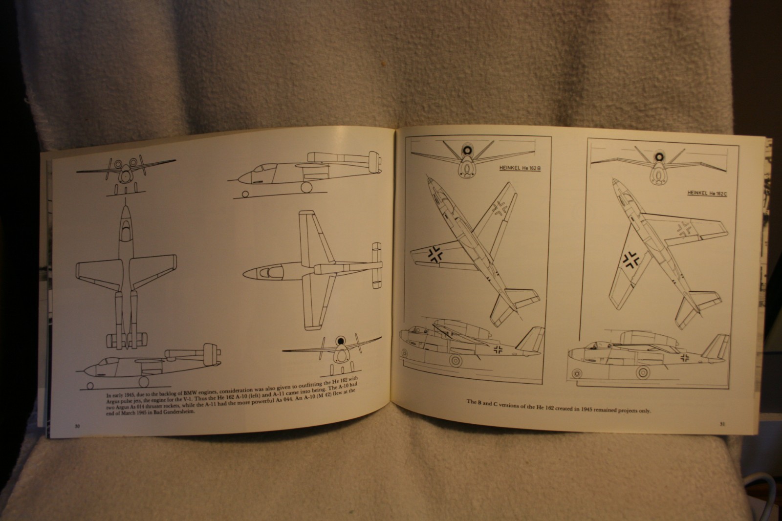 Heinkel He 162 Volksjager Nowarra Schiffer Military book Very Good Condition