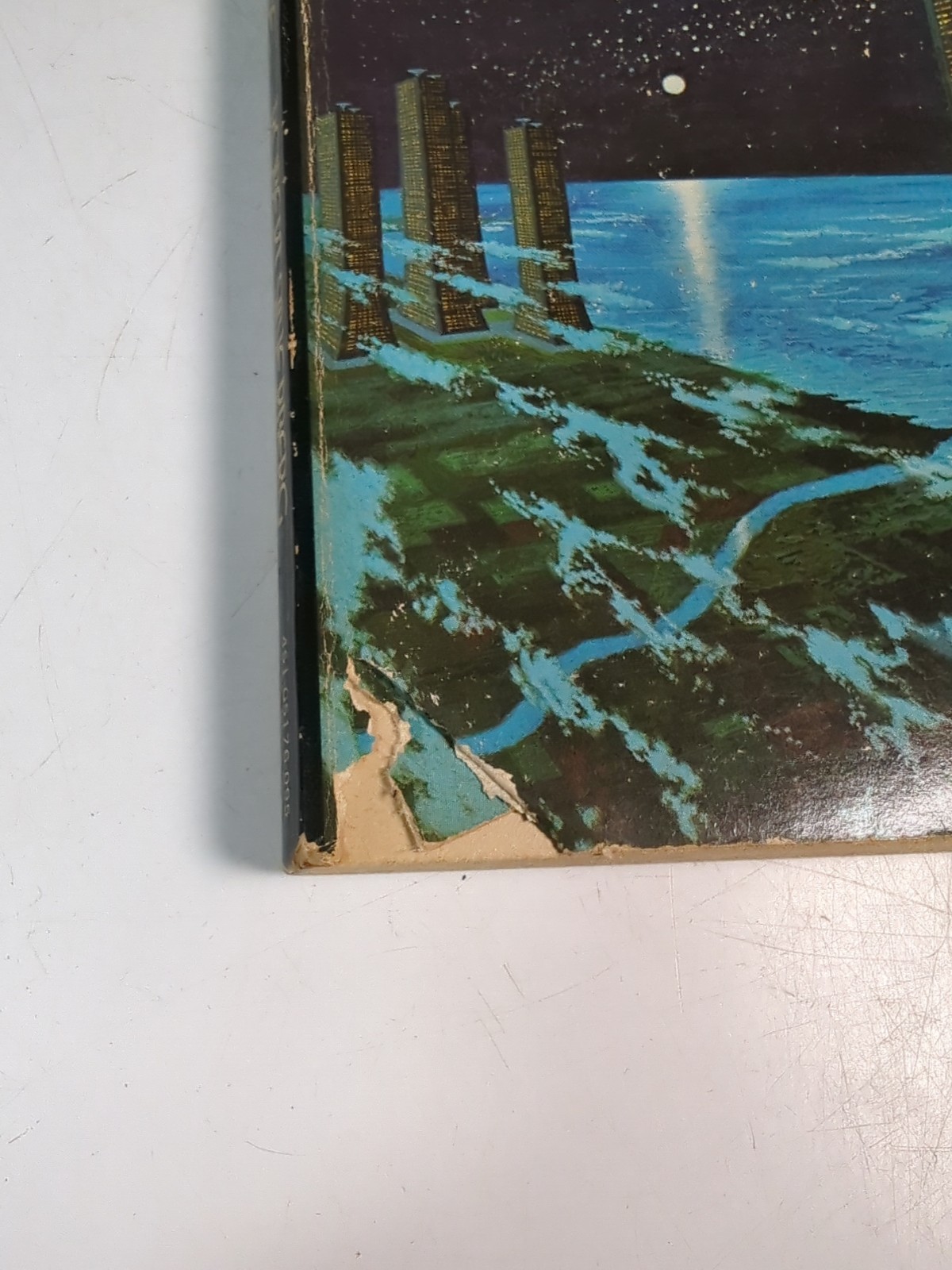 Robert Silverberg – The World Inside – Signet First Printing 1972 Vintage Sci-fi