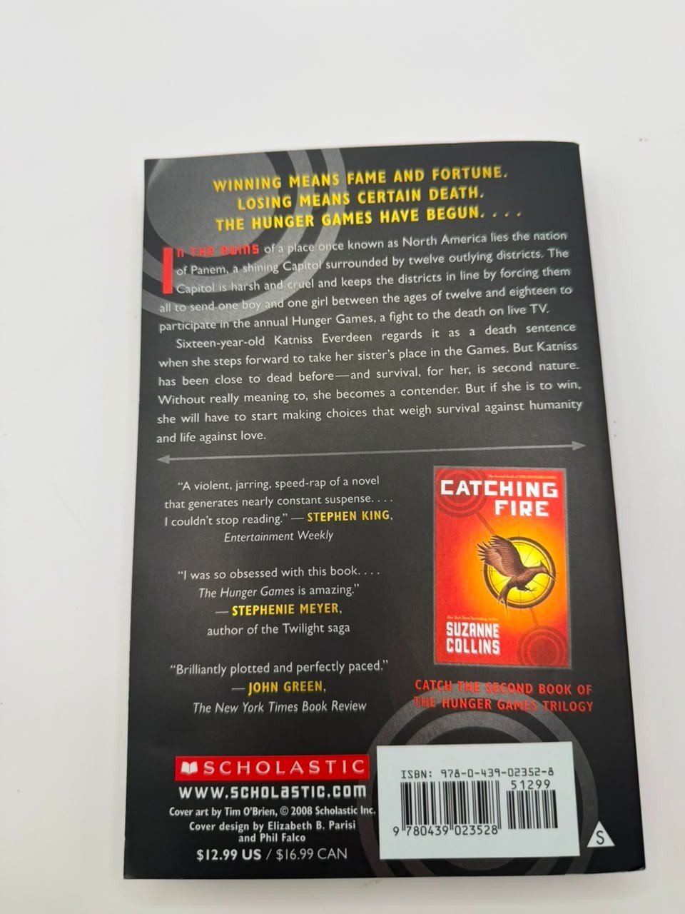 The Hunger Games (Book 1) – Paperback by Suzanne Collins