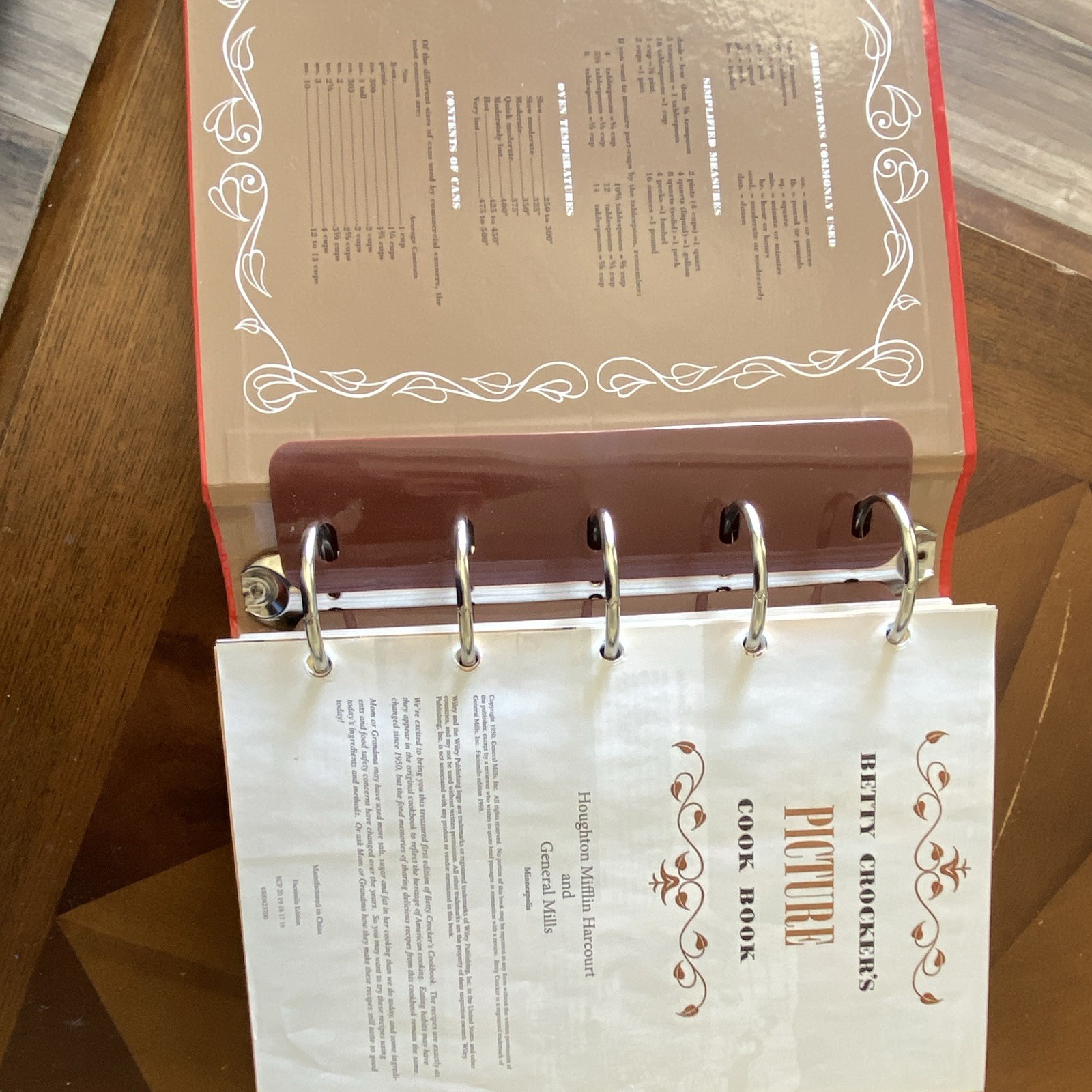 Betty Crocker Betty Crocker’s Picture Cook Book Ring/Wire Bound Illustrated