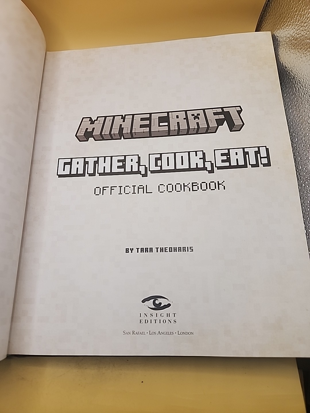 Minecraft: Gather, Cook, Eat! Official Cookbook by Tara Theoharis (2023,…