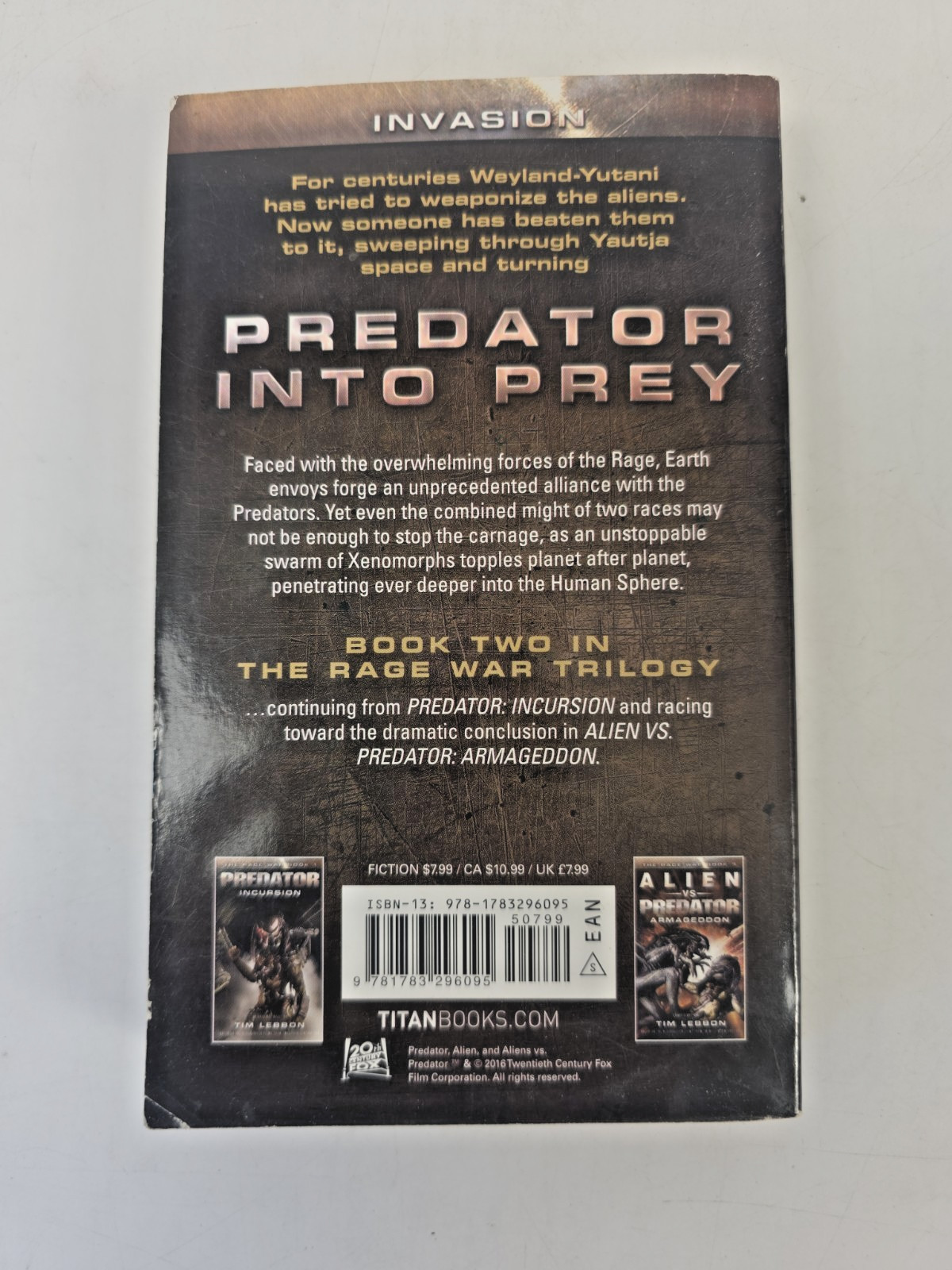 The Rage War 1-2: Predator Incursion & Alien Invasion by Tim Lebbon Titan Books