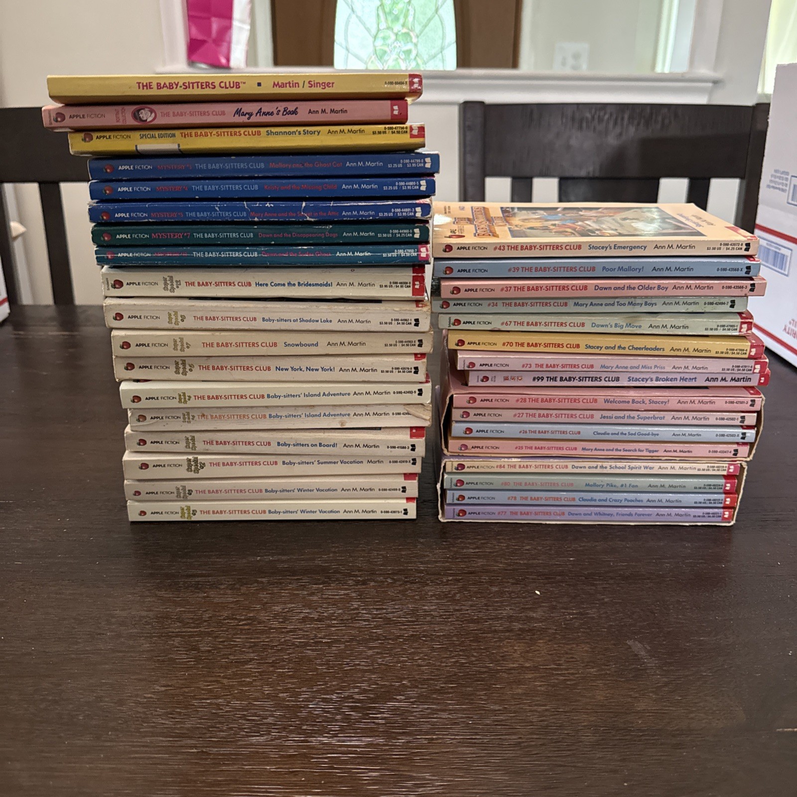 Vintage Bundle Lot of 34 books – THE BABY-SITTERS CLUB – Ann M. Martin