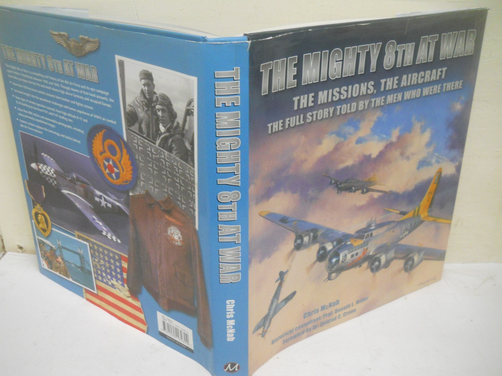 The Mighty 8th at War: The Full Story/ Chris McNab ~ VG HCDJ~ Ship Boxed
