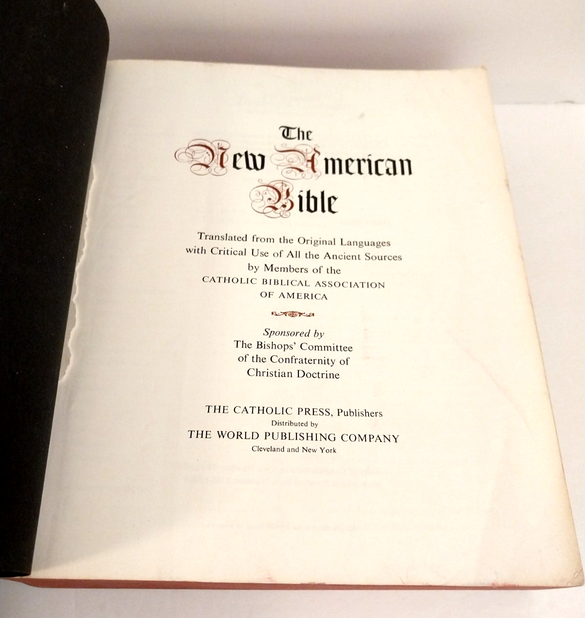 Holy Bible The New American Bible (NAB) Catholic Press World Softcover 1970/71