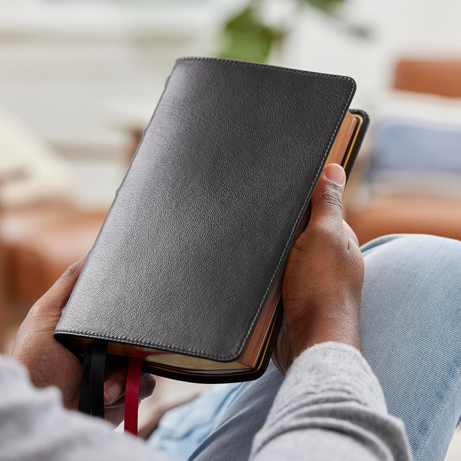 NKJV Bible: Single-Column Verse-By-Verse W/ 72,000 Cross-References, Black Goats