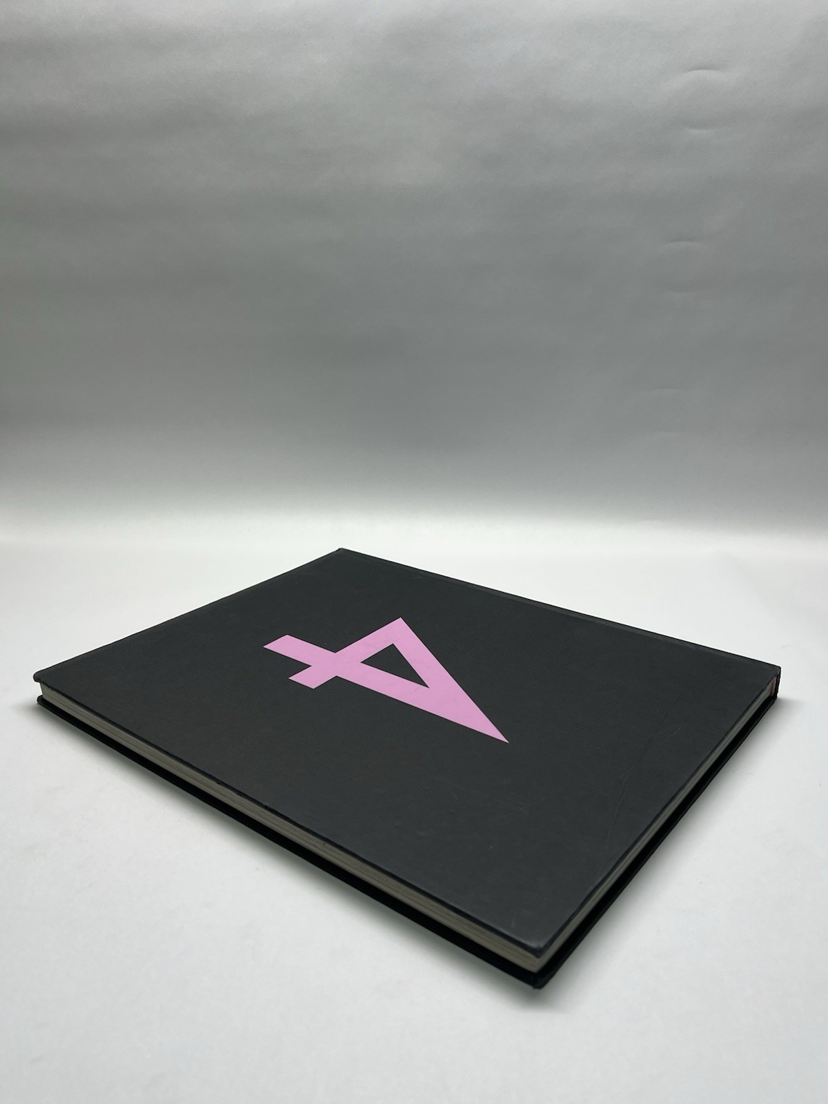 Four Inches. Scriptum Editions (2005, Hardcover) Oversized Book