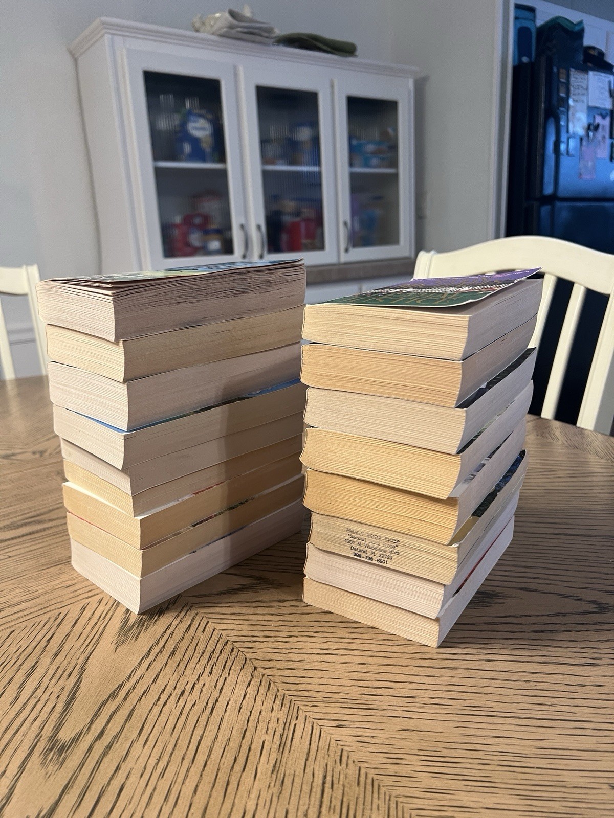 Lot of 17 Fern Michaels Books —Sisterhood, Holiday, +More