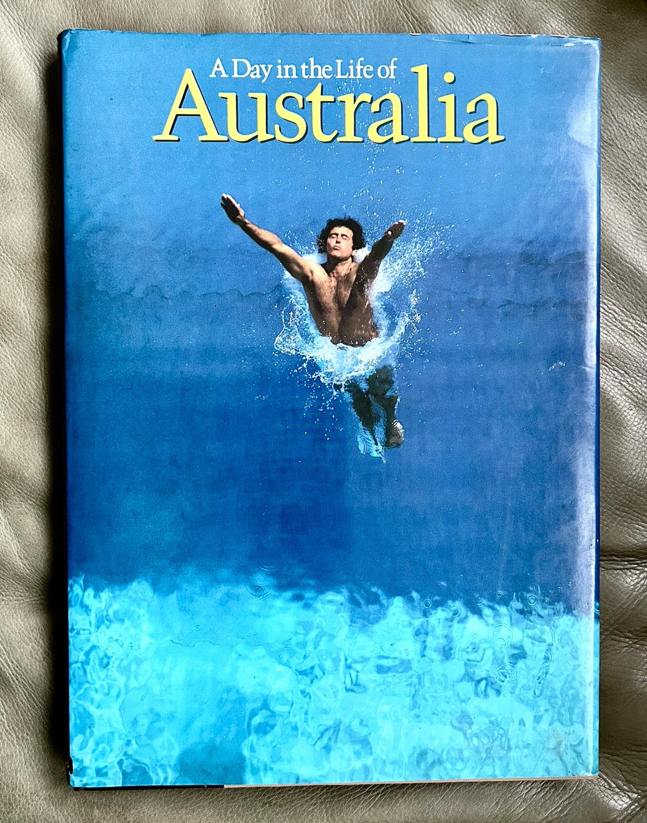 A Day in the Life of Australia Hardcover Coffee Table Photography Travel Book EC