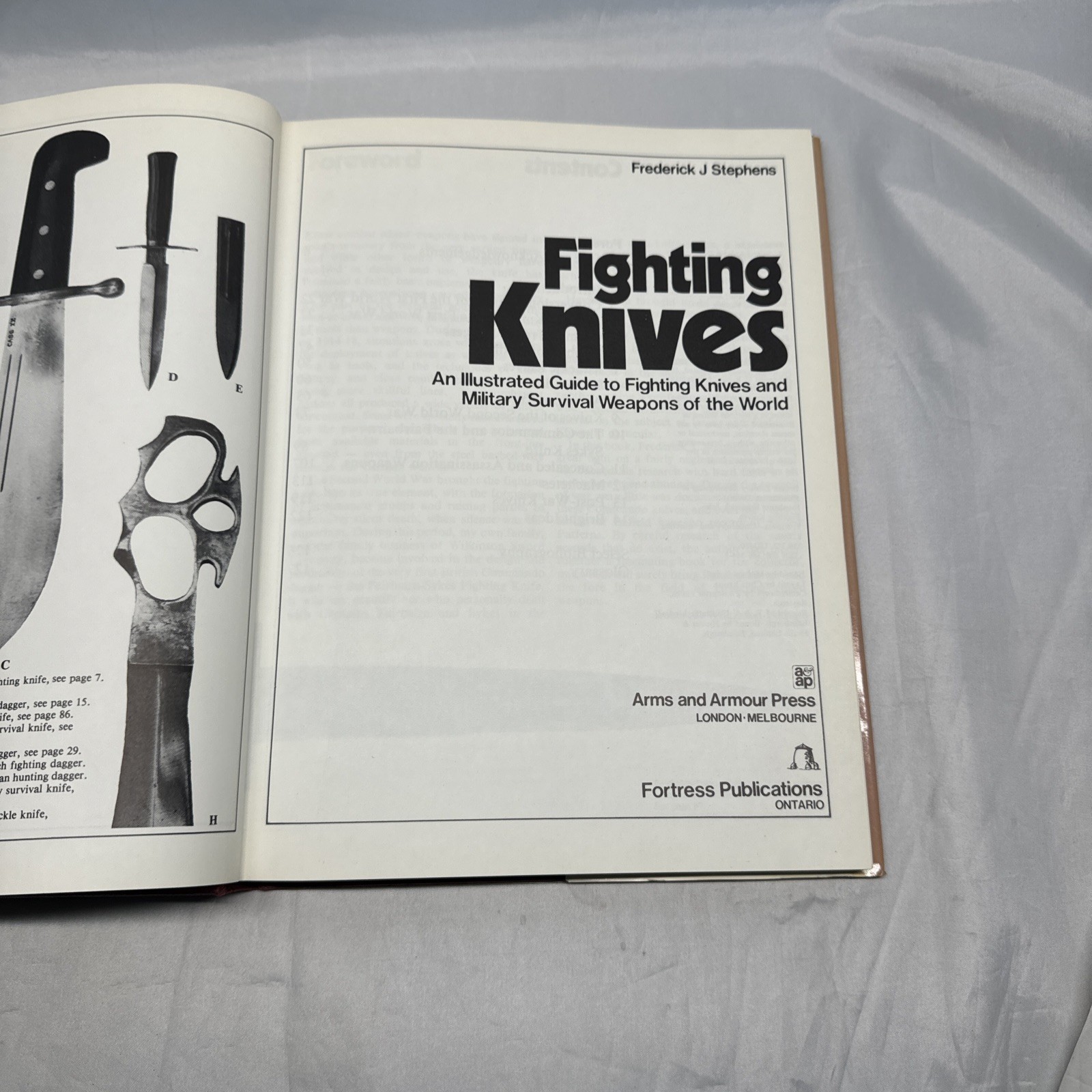 FIGHTING KNIVES AN ILLUSTRATED GUIDE TO FIGHTING KNIVES by Frederick J. Stephens