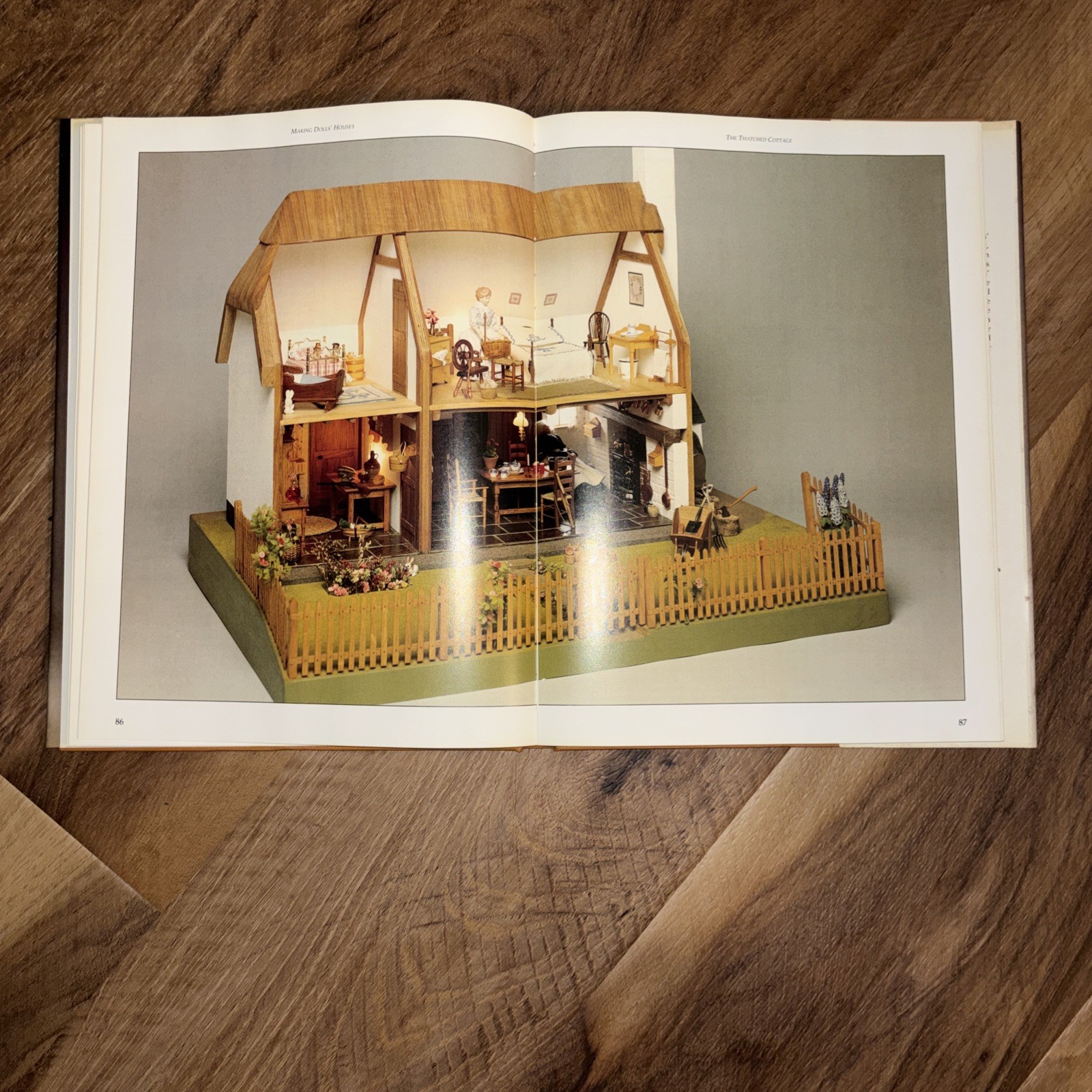 Making Dolls’ Houses In 1/12 Scale By Brian Nickolls David & Charles Craft Book