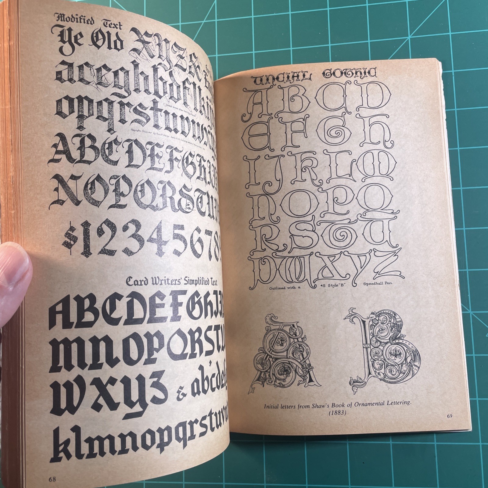 Speedball Textbook for Pen & Brush Lettering – 18th Edition