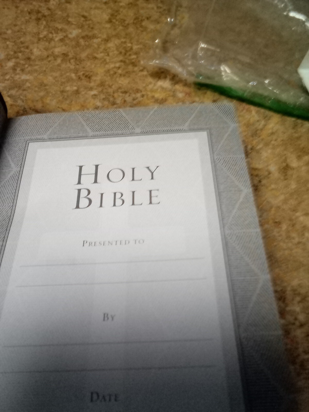 New KJV Giant Print Standard Size Bible with Thumb Index: Black faux leather