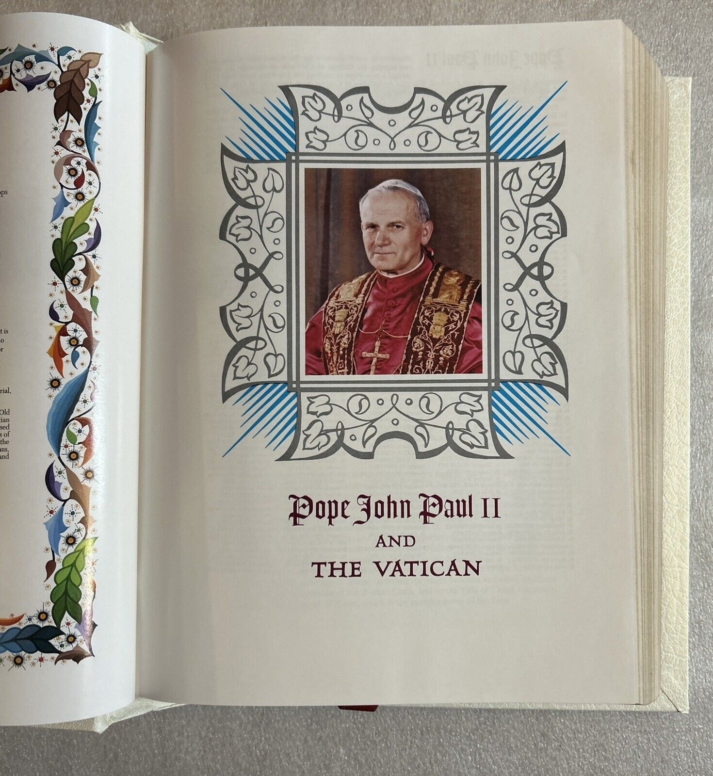 Holy Bible Catholic Family Edition 1995-96 World Catholic Press White, Heavy EUC