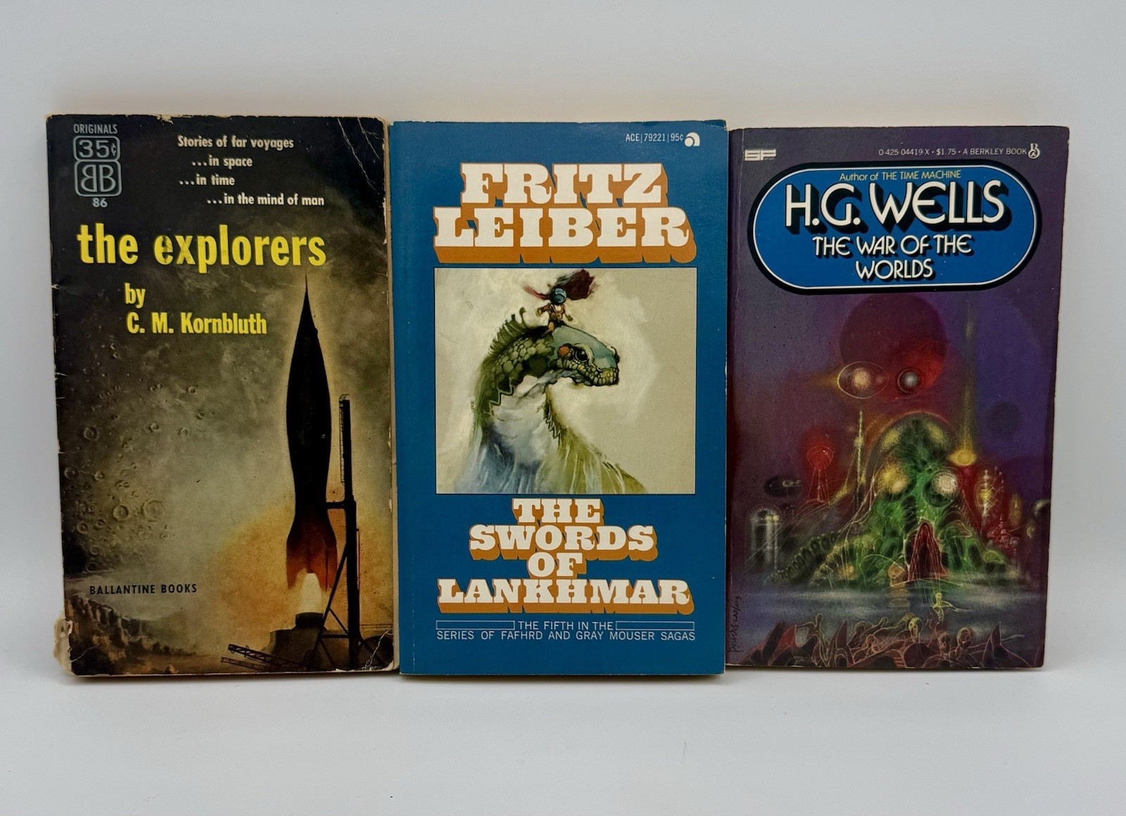 Lot of 11 Vintage Sci Fi Fantasy Paperback Books H.G. Wells Isaac Asimov 60s 70s