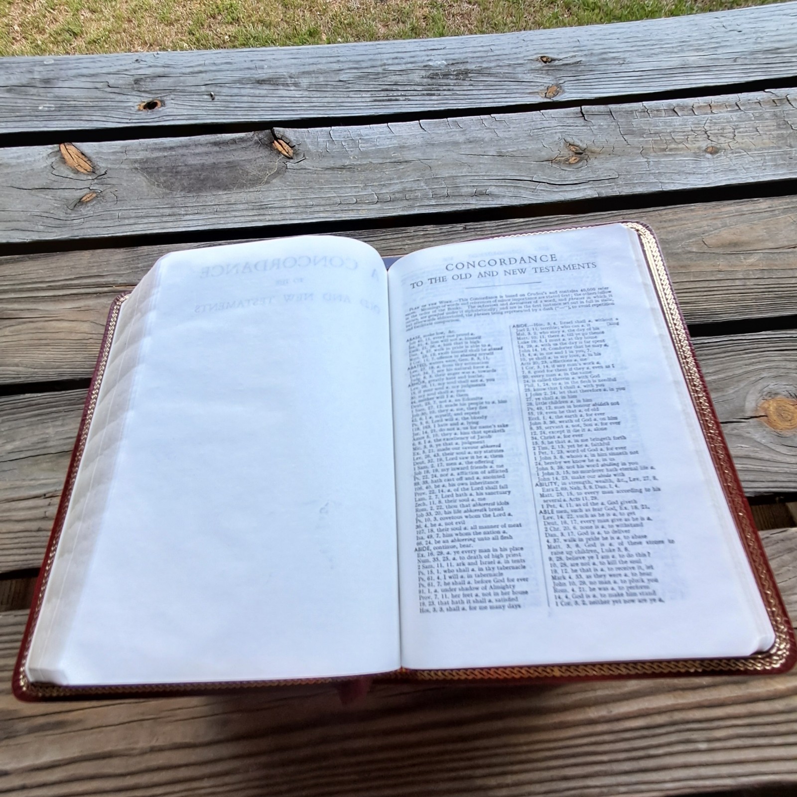HOLY BIBLE ROYAL SOVEREIGN WORLD KJV BURGANDY GENUINE BONDED LEATHER RED LETTER
