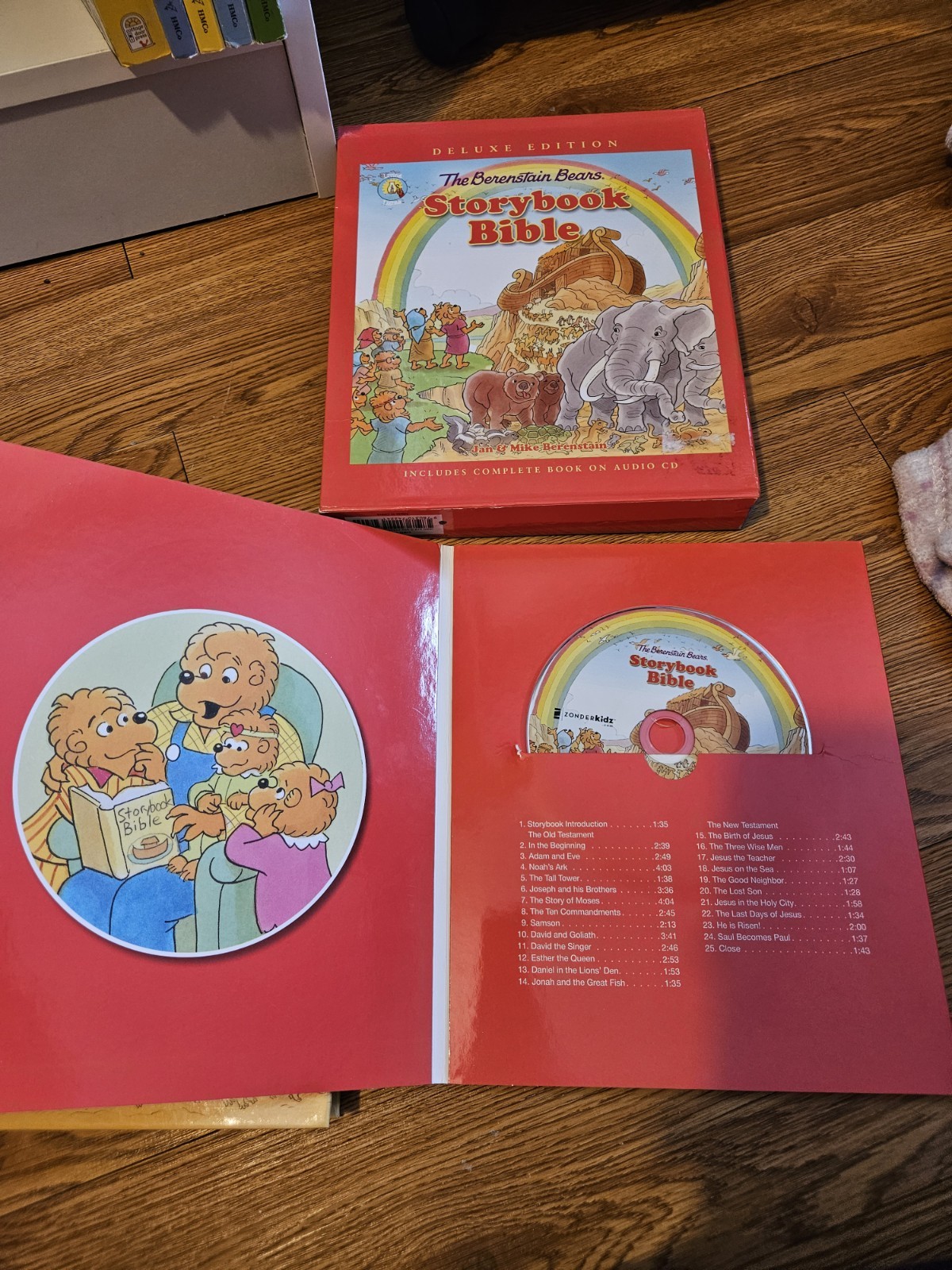 Berenstain Bears Storybook Bible Deluxe Edition by Mike Berenstain (2013,…