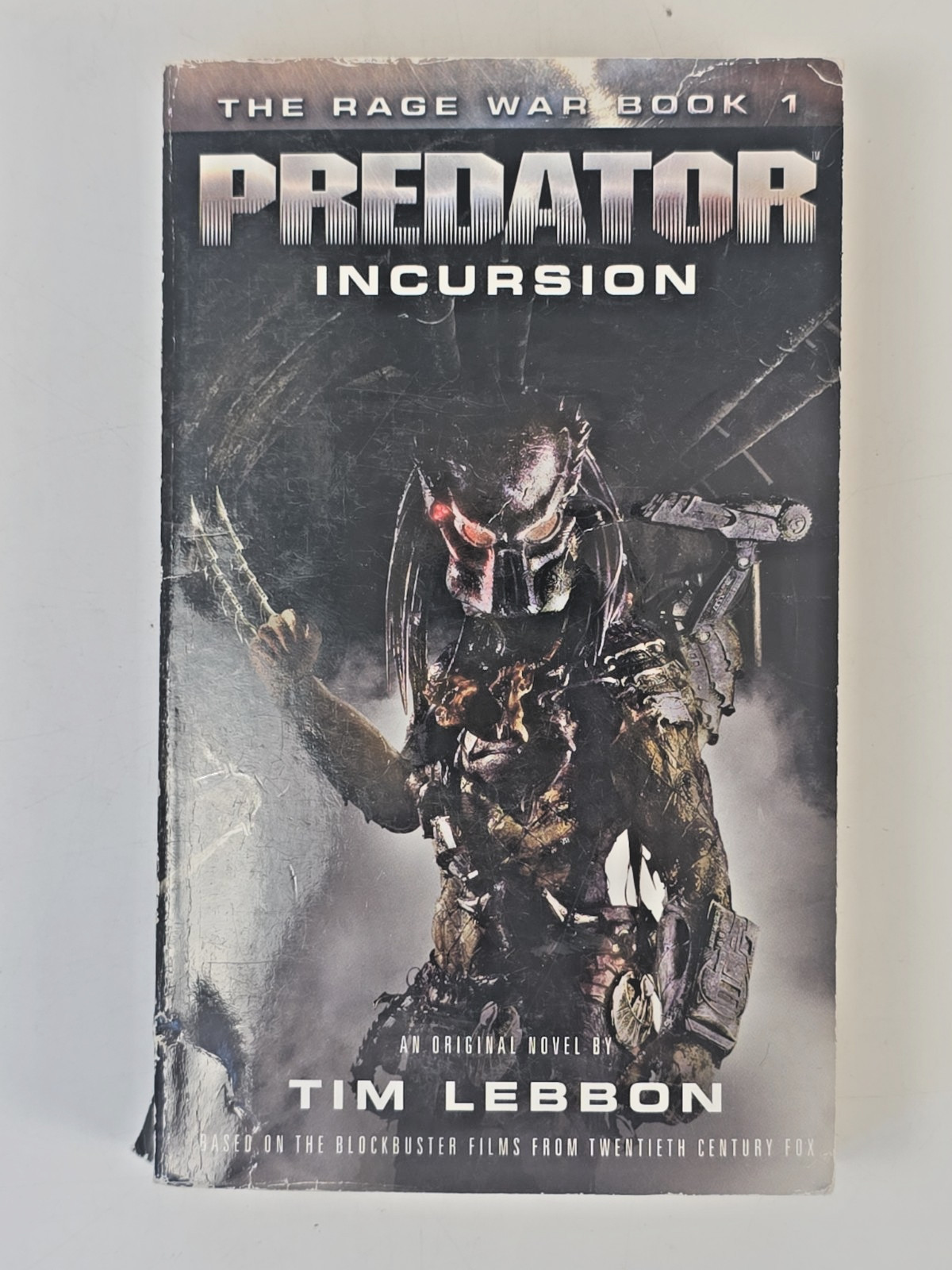 The Rage War 1-2: Predator Incursion & Alien Invasion by Tim Lebbon Titan Books