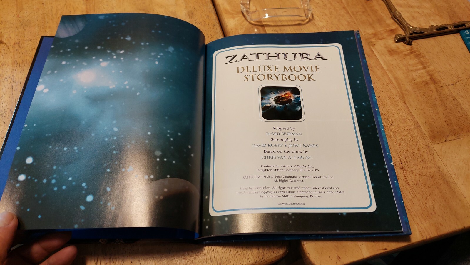 ZATHURA THE MOVIE. 2005 DELUXE STORYBOOK. COLUMBIA PICTURES. HARDCOVER BOOK