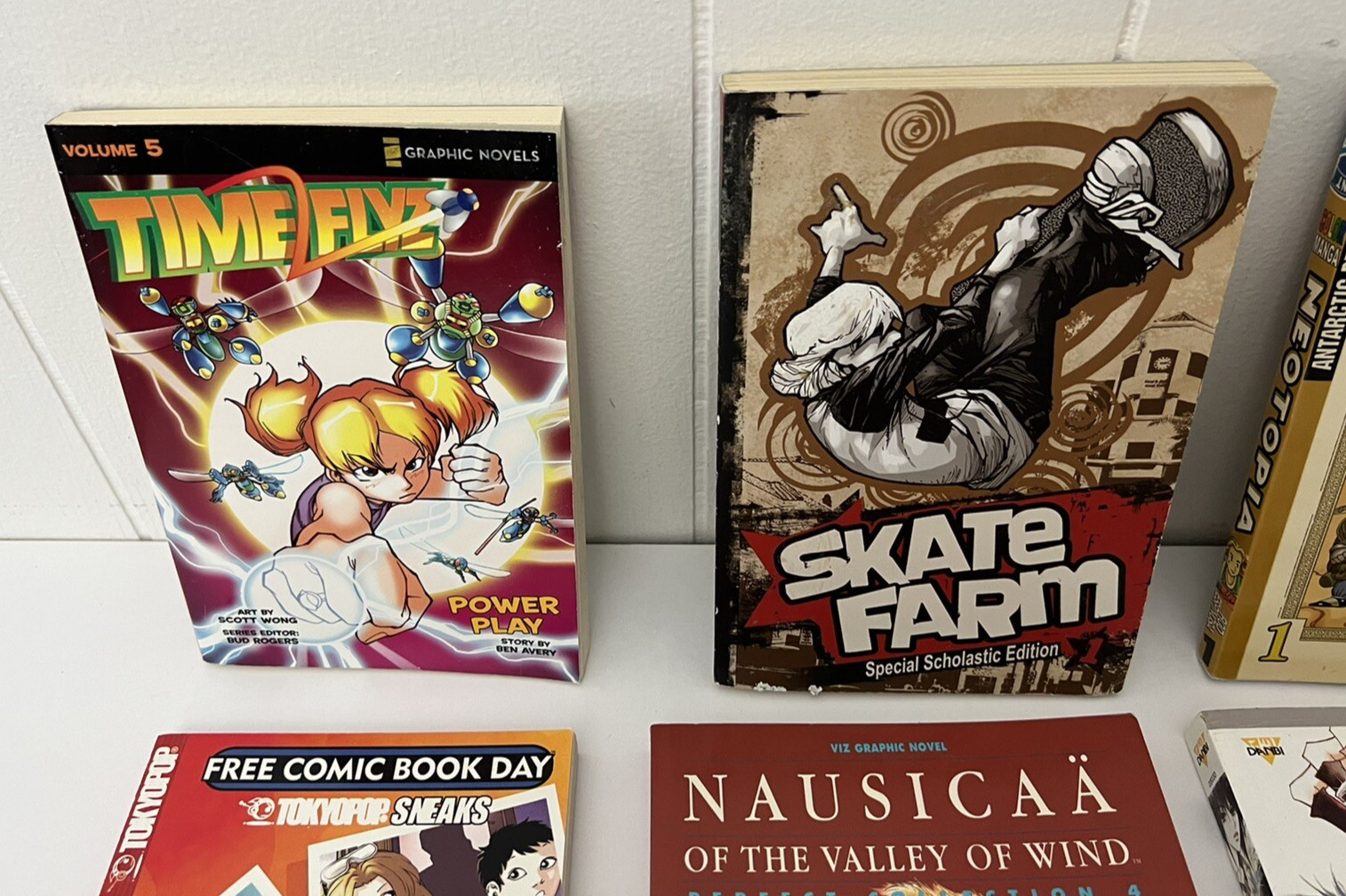 MANGA Lot of 6 Comics YA Books Graphic Novels Chocolat, Neotopia, Skate Farm