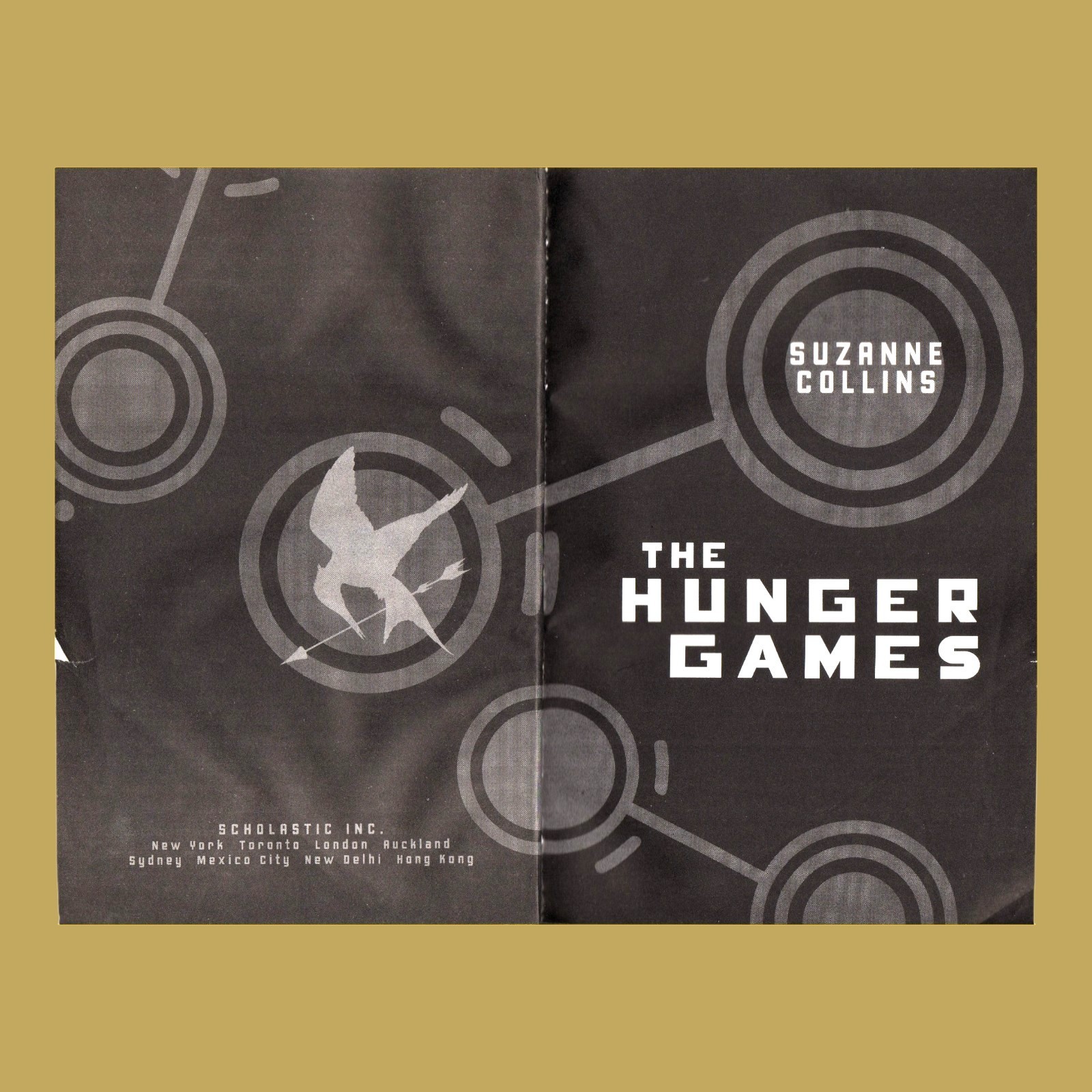 Hunger Games Book DVD Lot Bundle Mockingjay 1st Printing Catching Fire Collins
